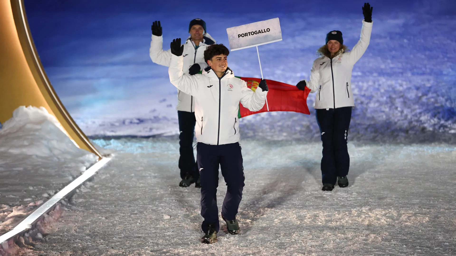 
                    Portugal desfila na cerimónia de abertura dos Jogos Olímpicos de Inverno
                