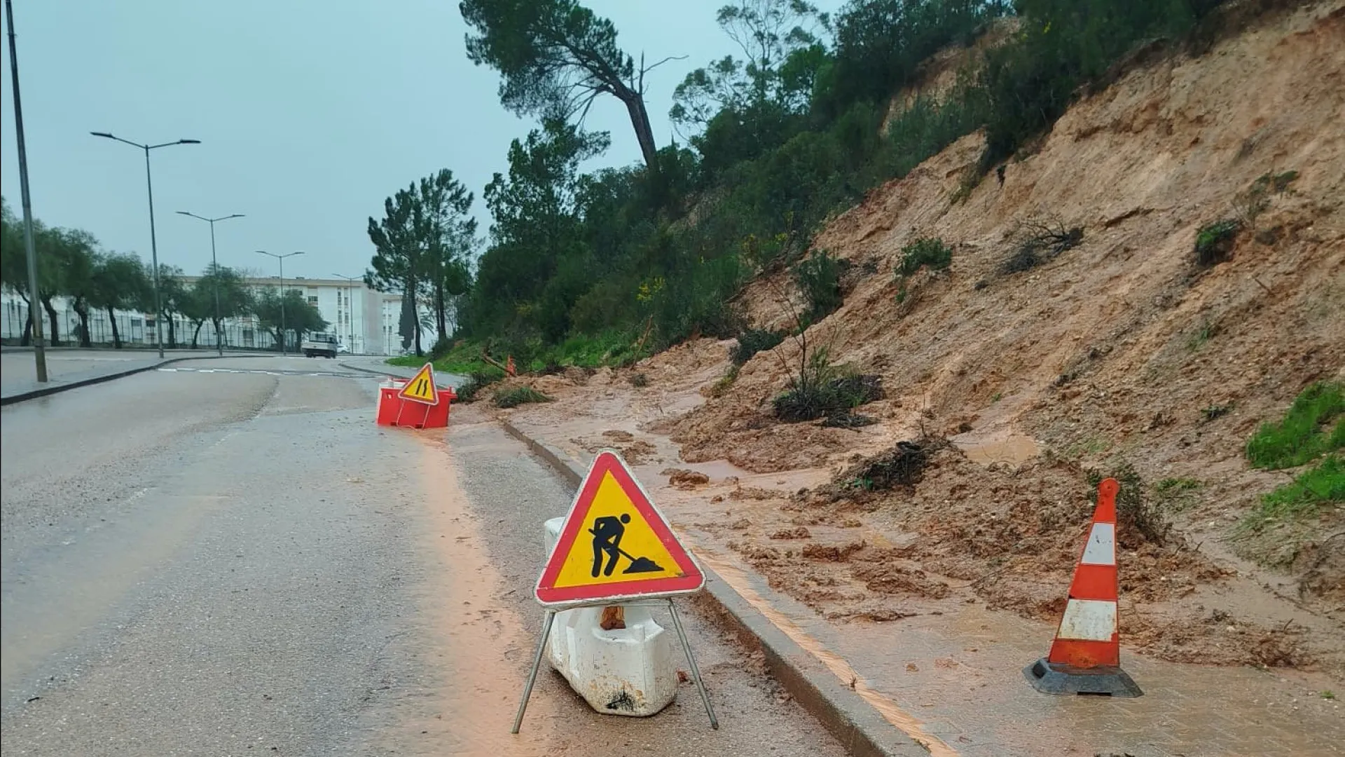 
                    Chuva provocou danos, mas bacia de retenção da Várzea evitou inundações
                