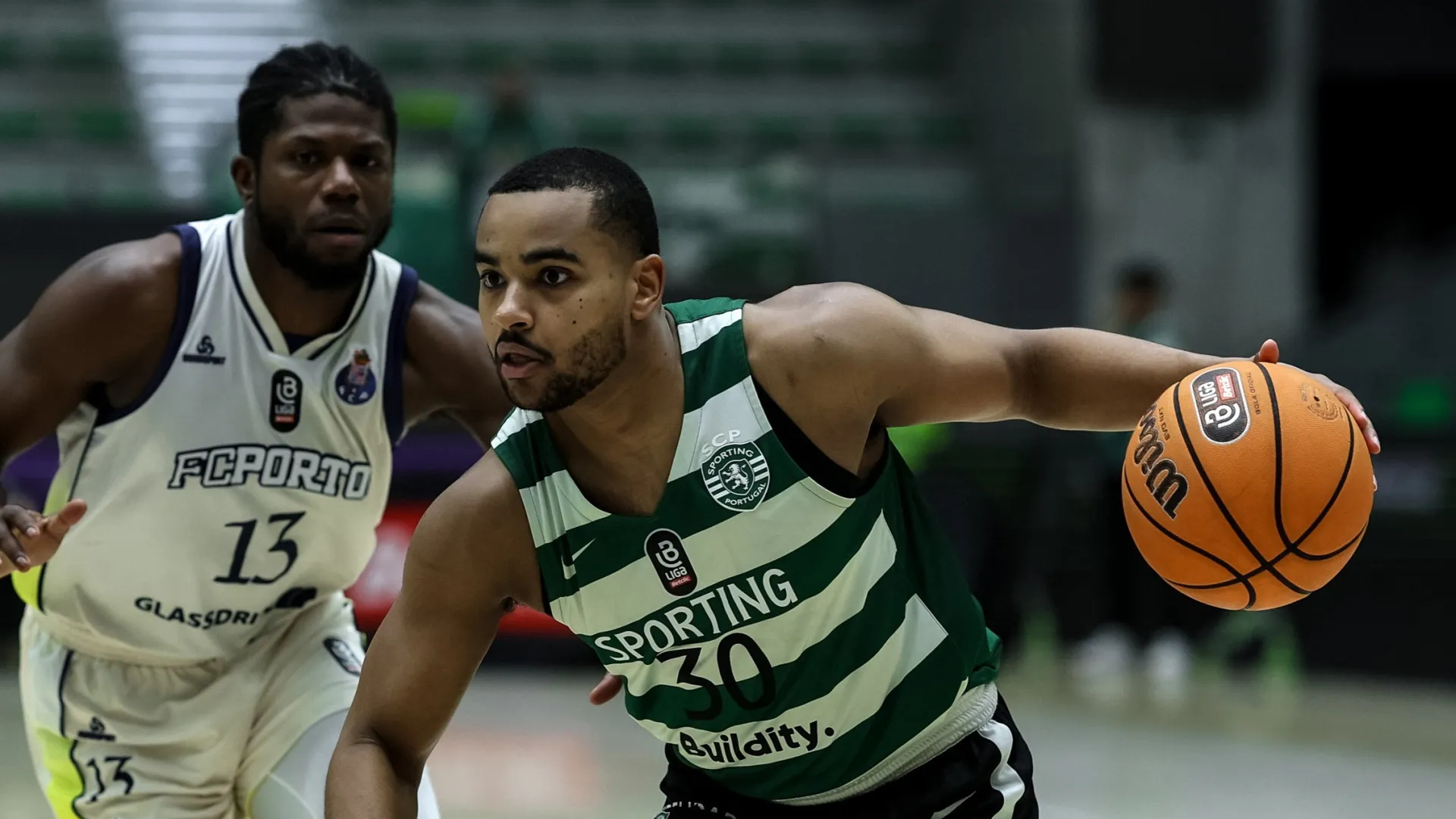 
                    FC Porto 'vinga-se' e atrasa Sporting na corrida pelo trono
                