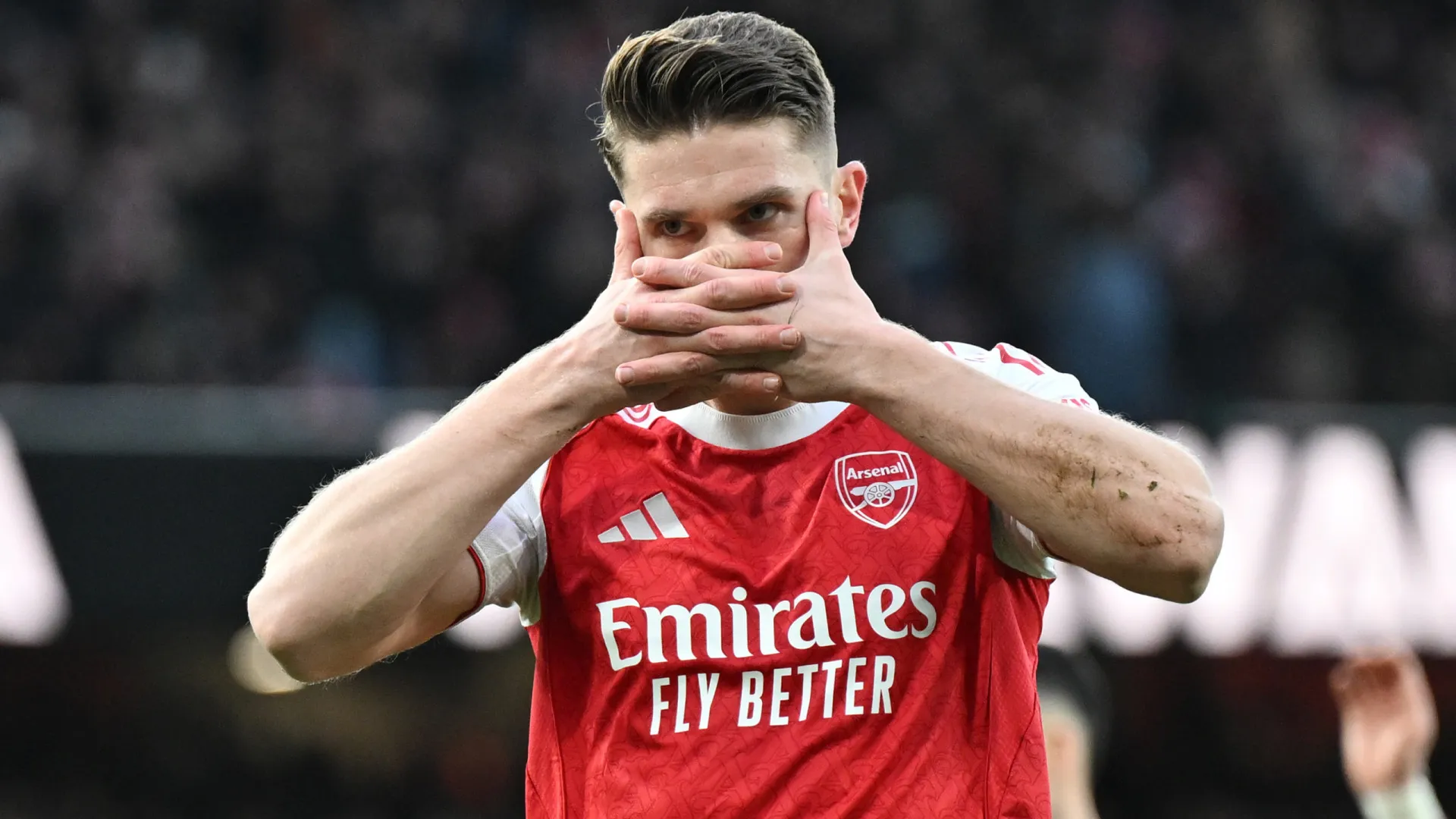 
                    Gyokeres bisa pelo Arsenal, Chelsea arrasa Wolves e Marco Silva tropeça
                