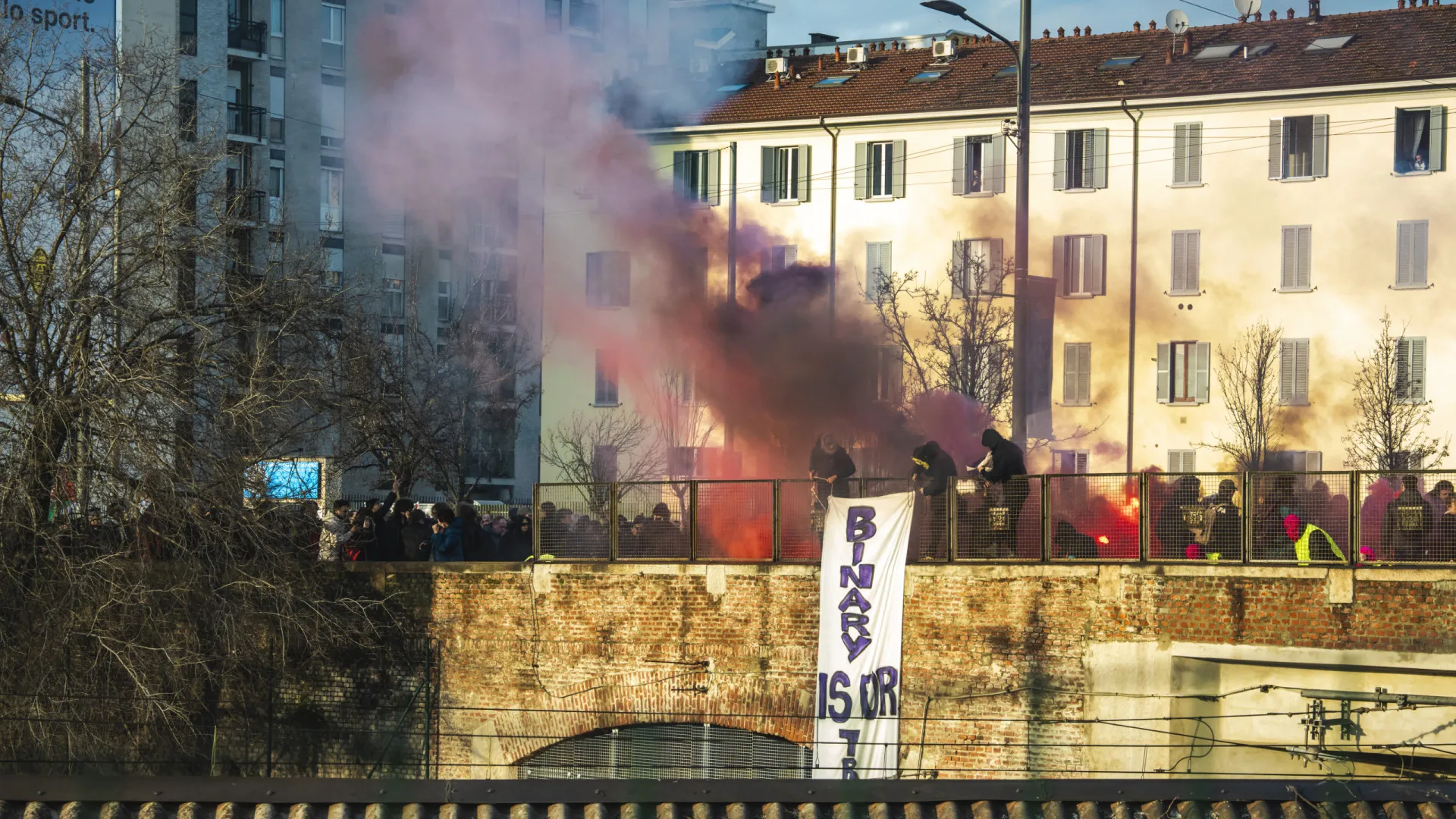 
                    Milão. Cerca de 5 mil pessoas protestam contra Jogos Olímpicos de Inverno
                