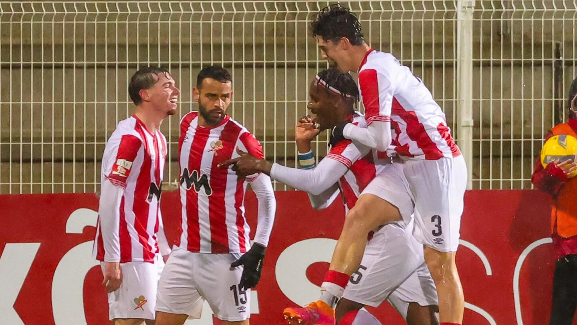 
                    Leixões vence Feirense e afasta-se dos últimos lugares
                