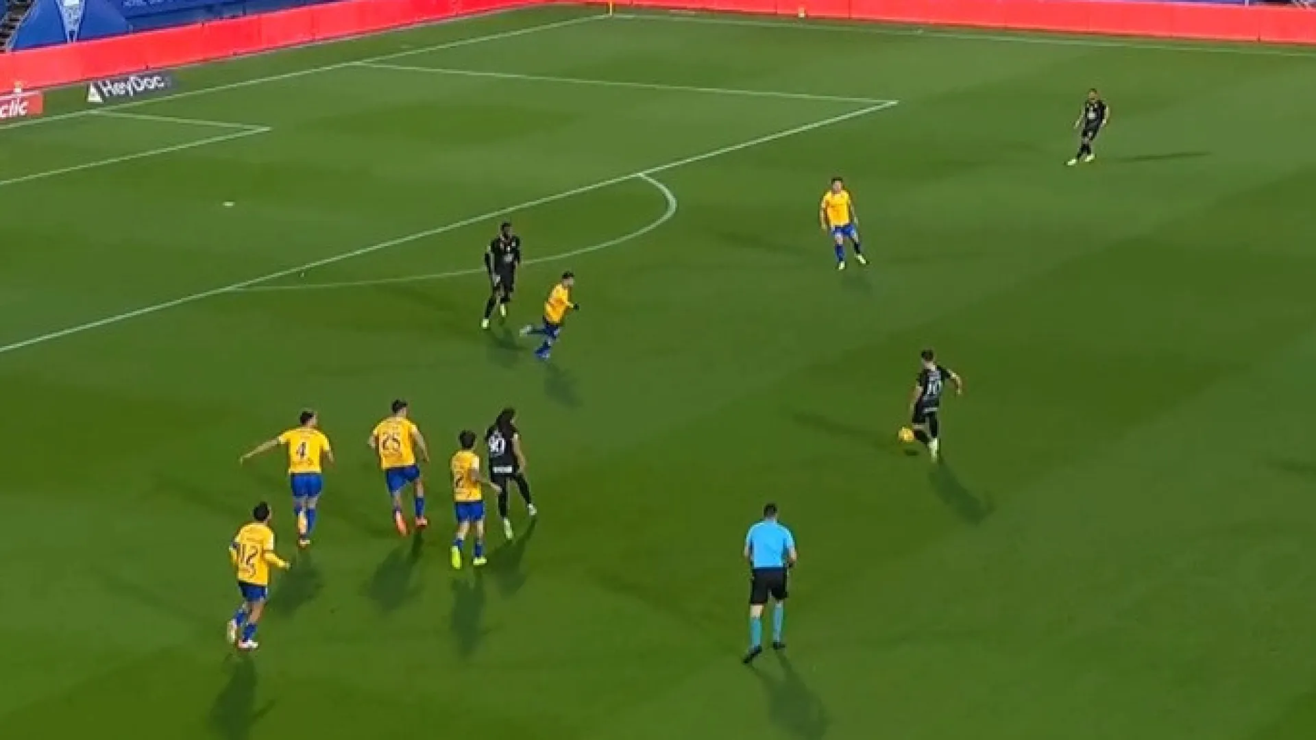 
                    Dois golos de um lado e reação rápida do outro. Estoril-Tondela foi assim
                