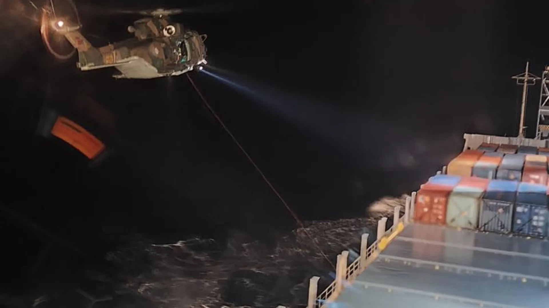 
                    Ucraniano resgatado pela Marinha após sofrer 