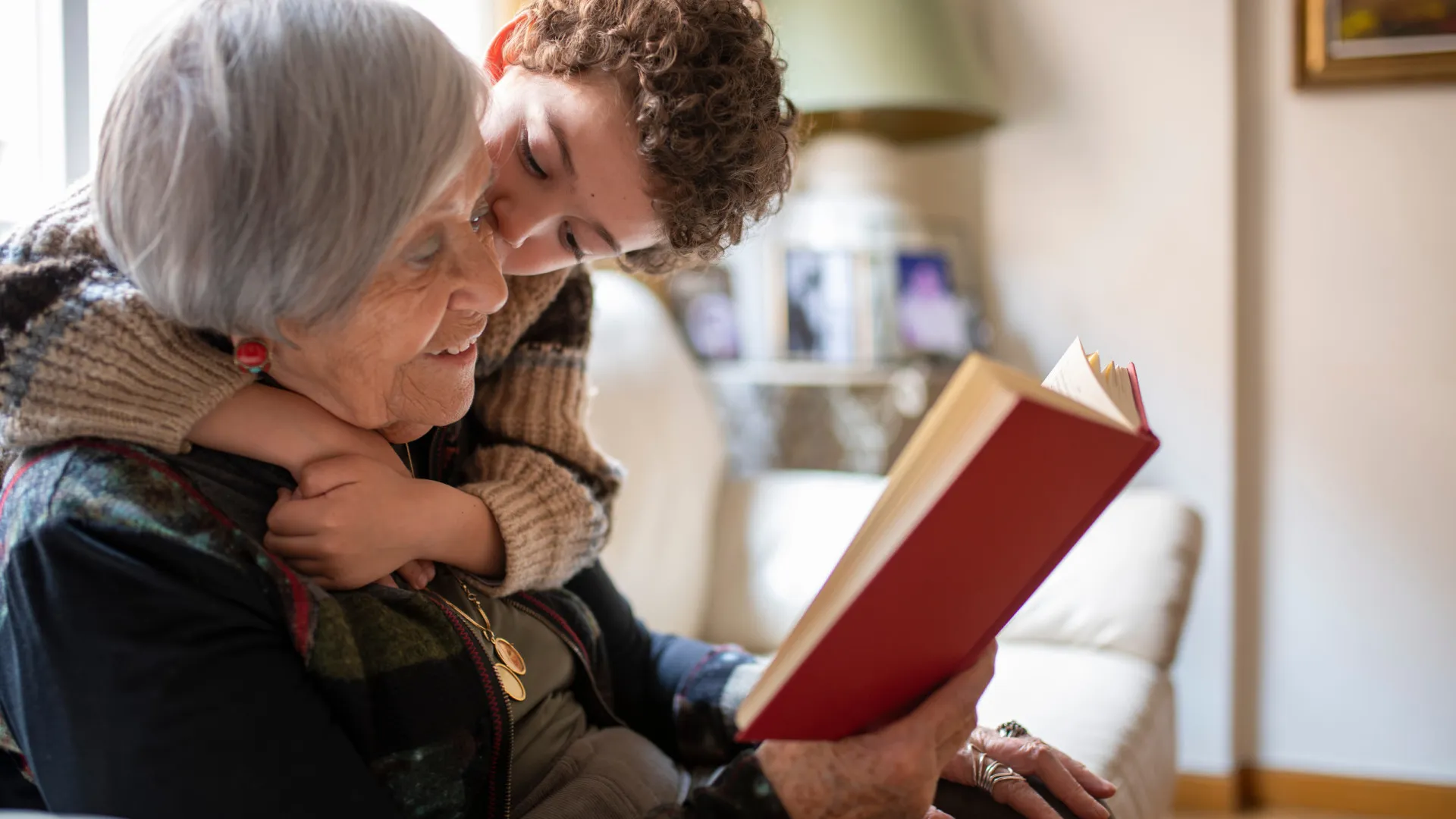 
                    Ajudar a reconstruir. 10 livros para explicar a solidariedade às crianças
                