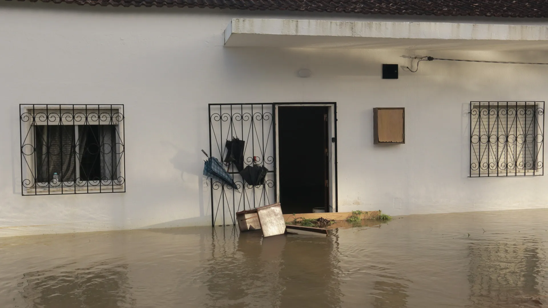 
                    Especialista diz que país é suscetível e vulnerável aos eventos extremos
                