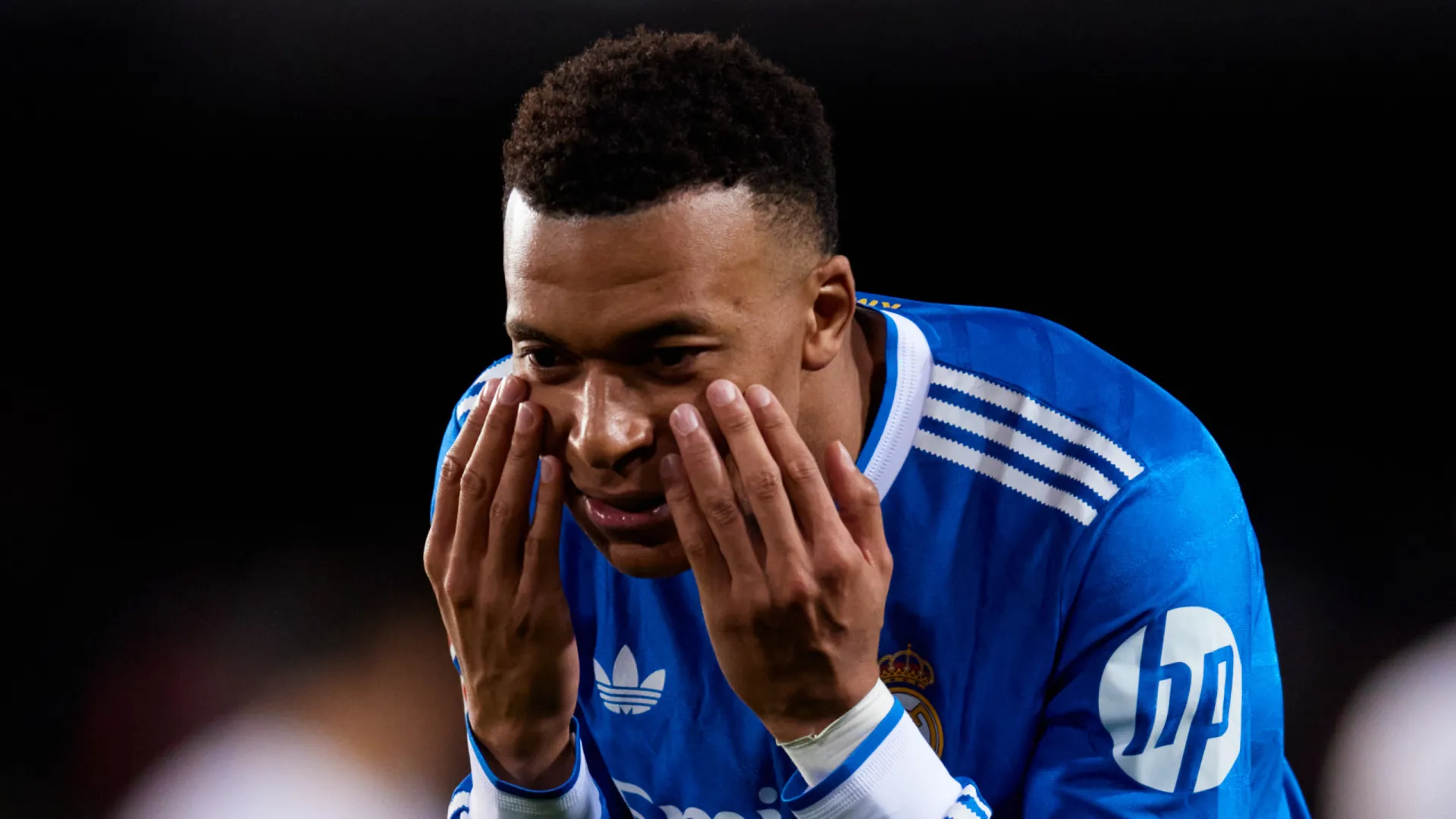 
                    Mbappé atacado no Real Madrid: 