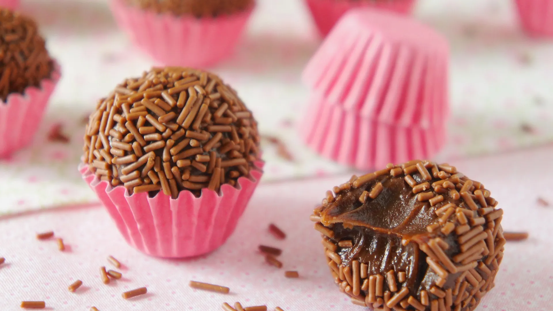 
                    De comer e chorar por mais. Uma receita (cremosa) de brigadeiros
                