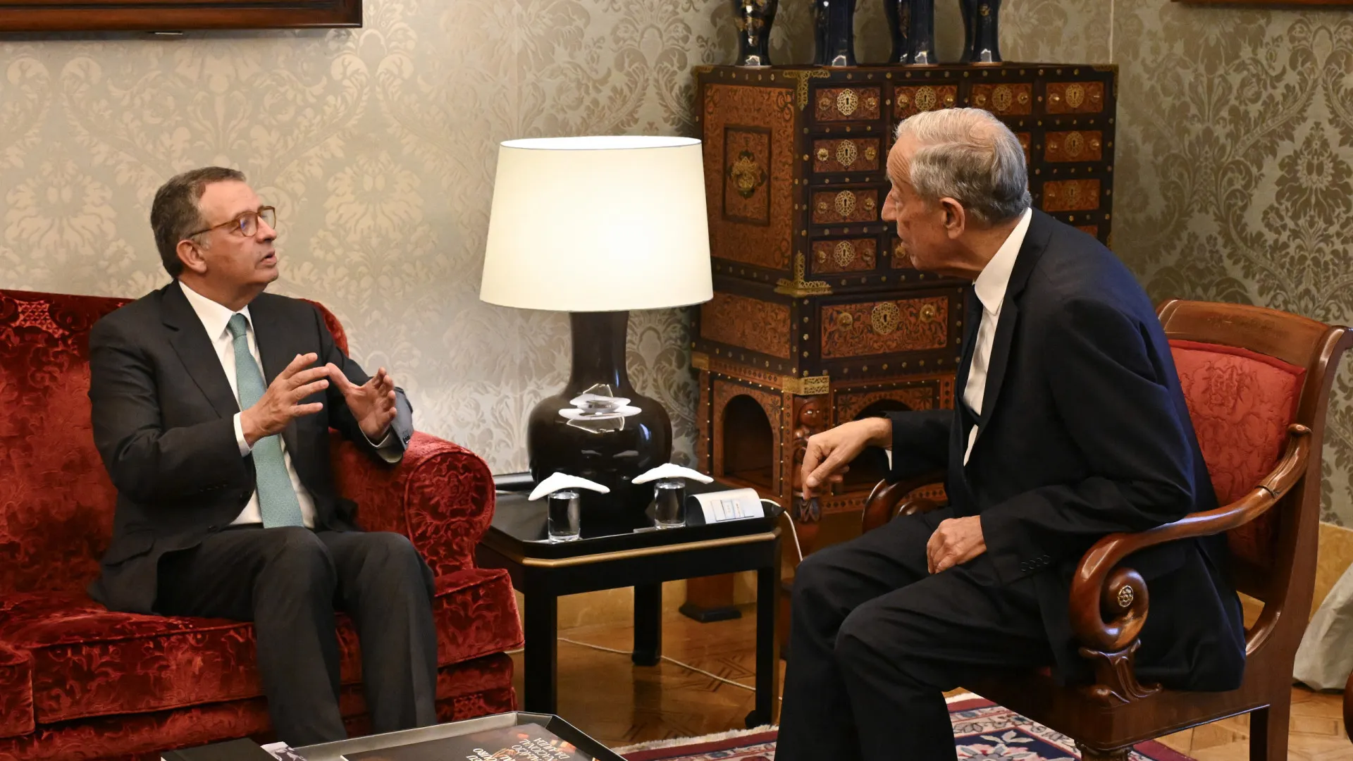 
                    Marcelo teve reunião 