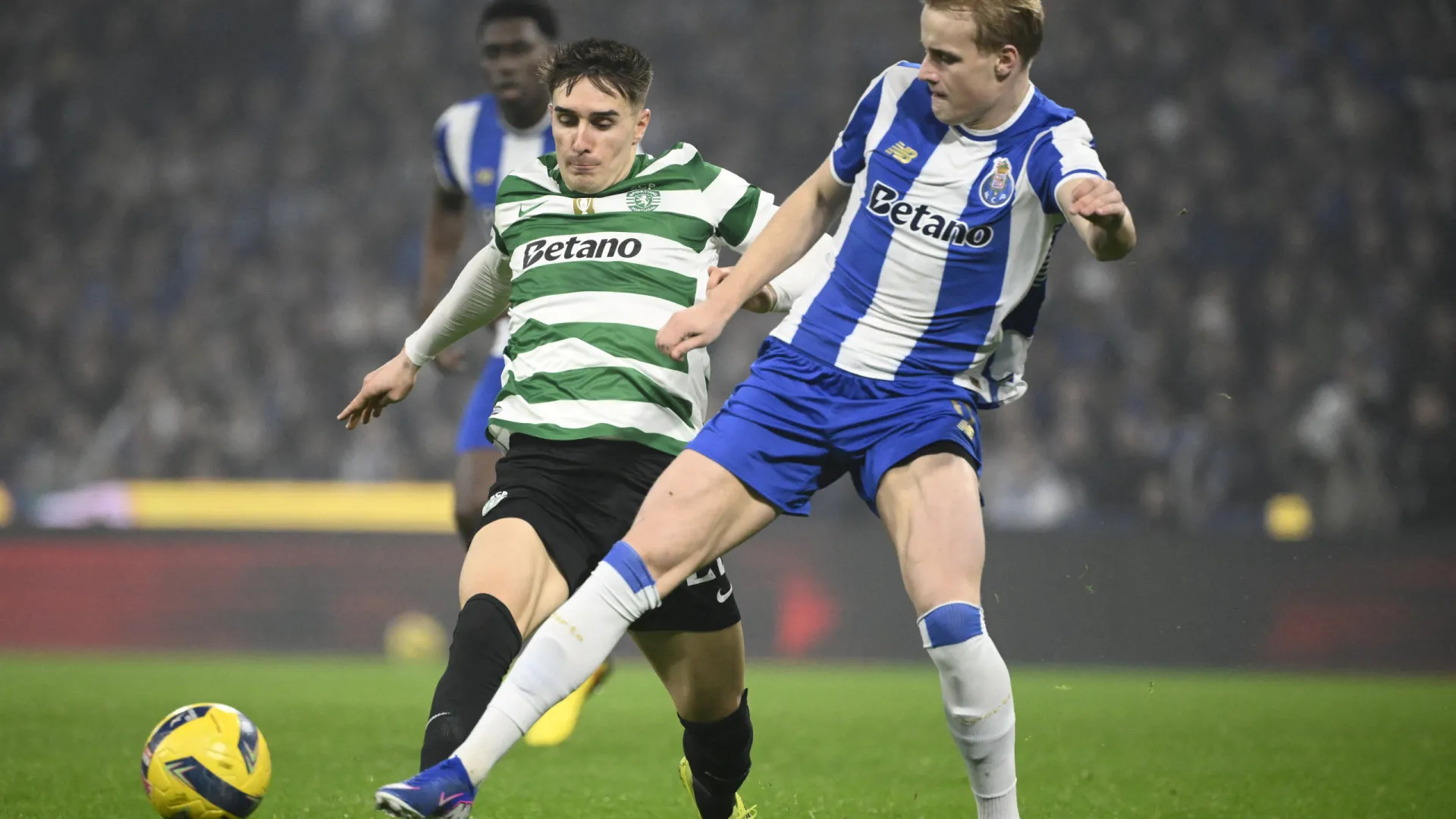 
                    EM DIRETO: Sporting e FC Porto com jogo intenso, mas ainda sem golos
                