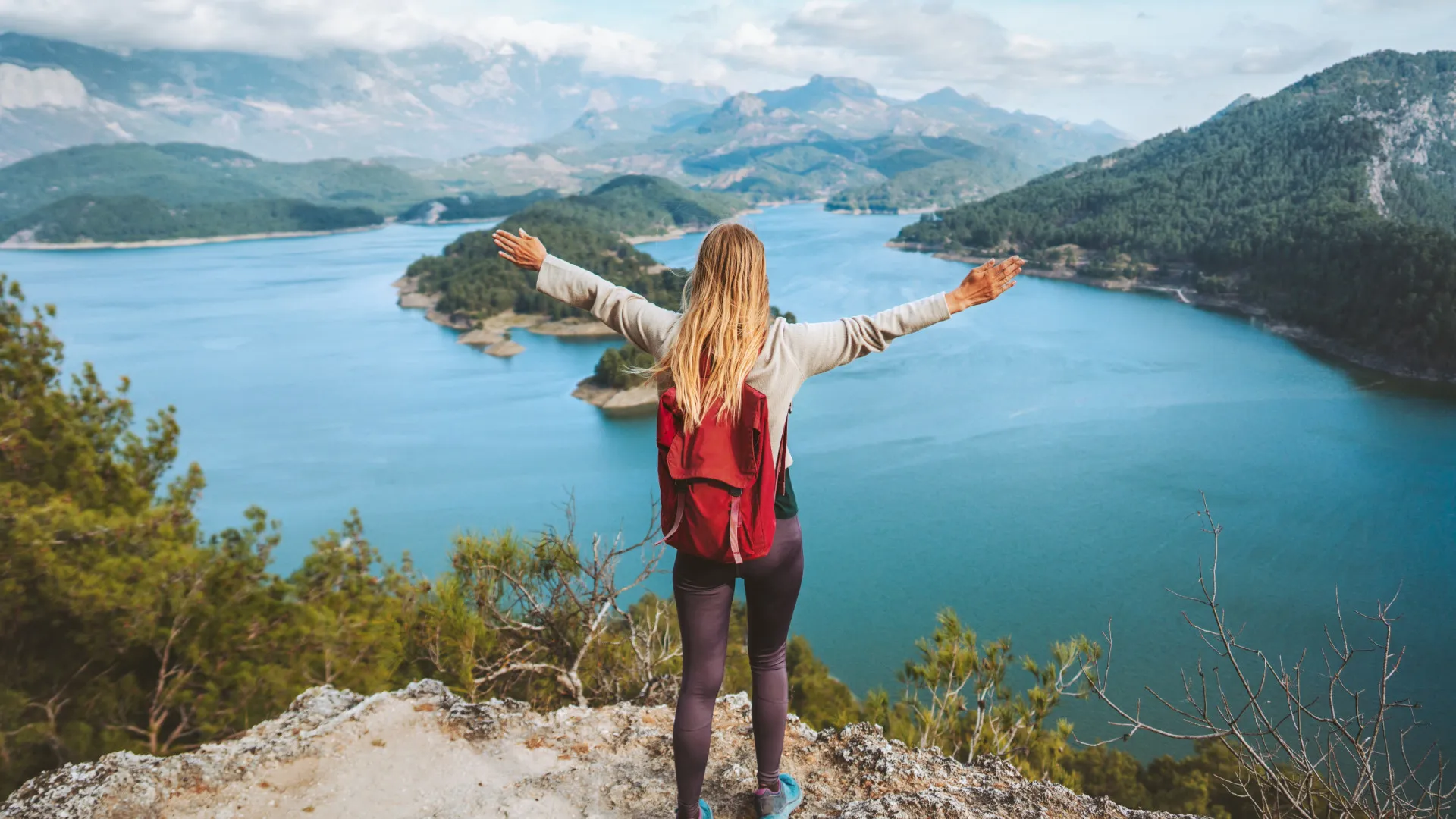 
                    Fartos de esperar, solteiros estão a ir de lua de mel… sozinhos
                
