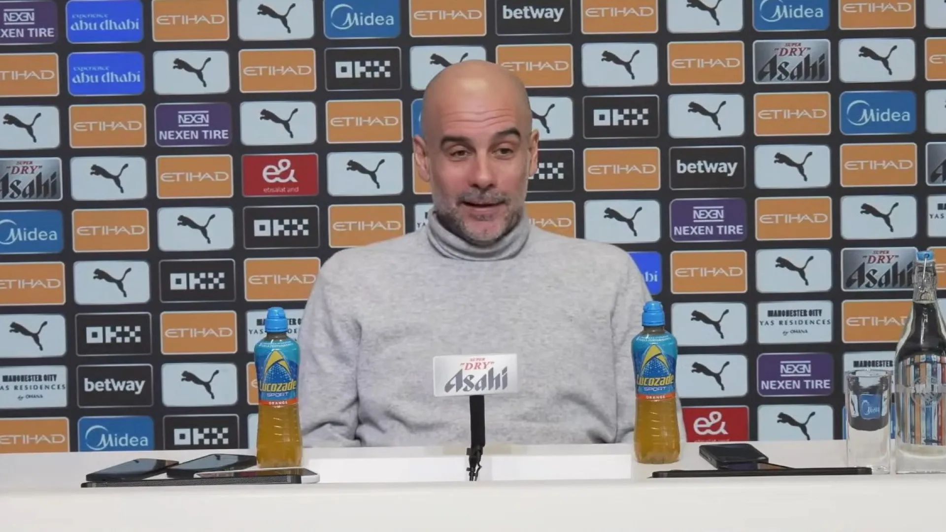 
                    Guardiola cita Shakespeare e deixa todos a rir na sala de imprensa
                