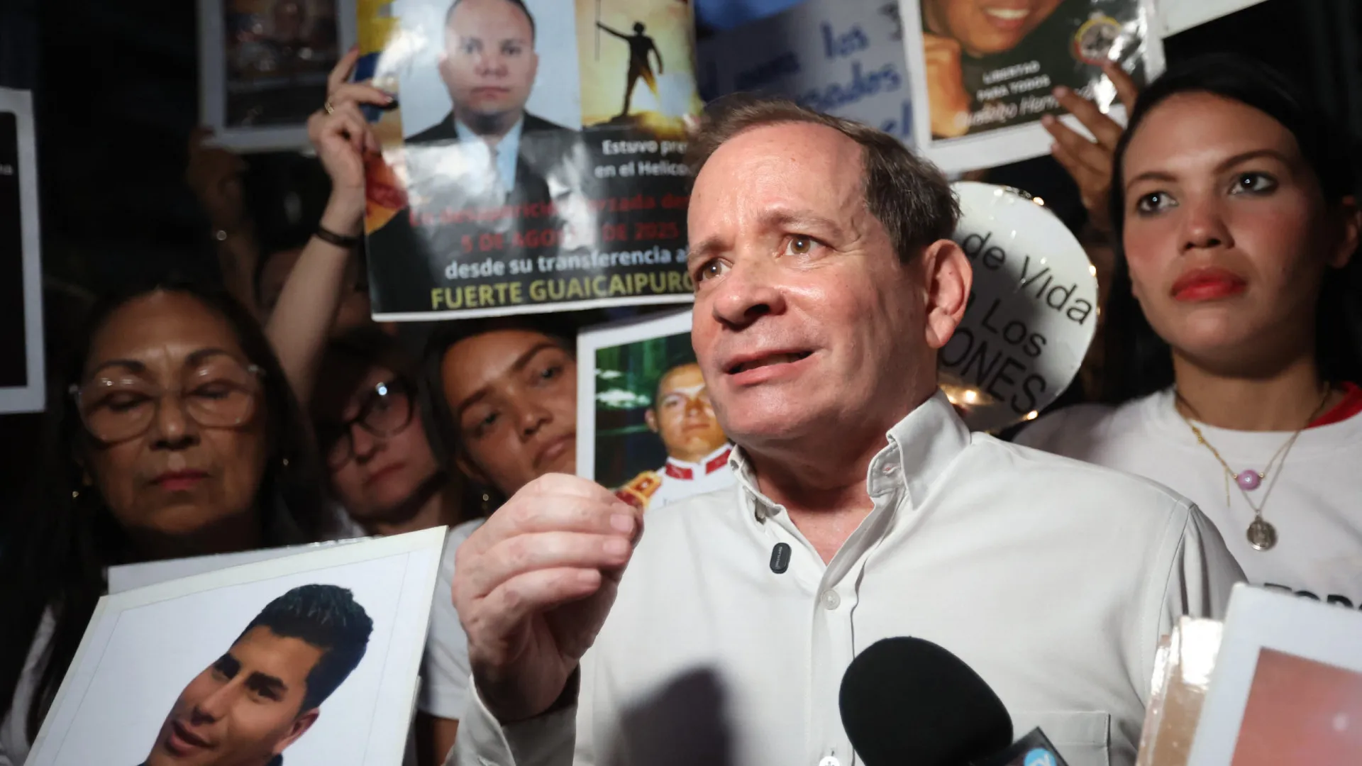 
                    Opositor Juan Pablo Guanipa em prisão domiciliária. 