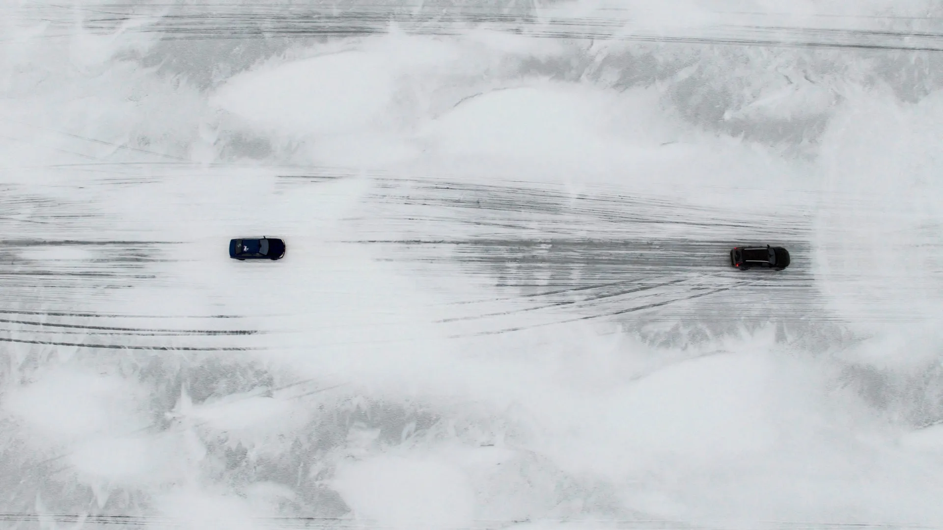 
                    Estónia abre 1.ª estrada de gelo: São 17 km (sem cinto de segurança)
                
