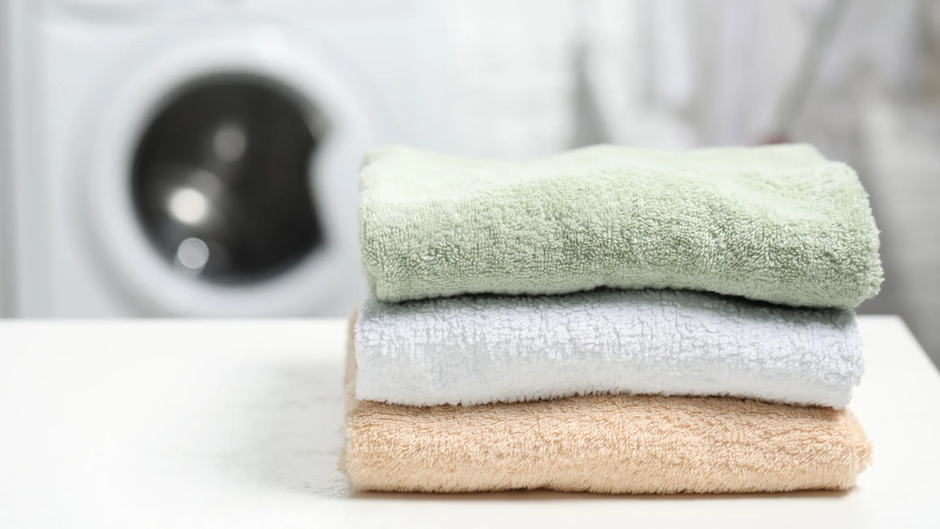 
                    Toalhas ásperas? Como mantê-las macias e fofas após anos de lavagem 
                