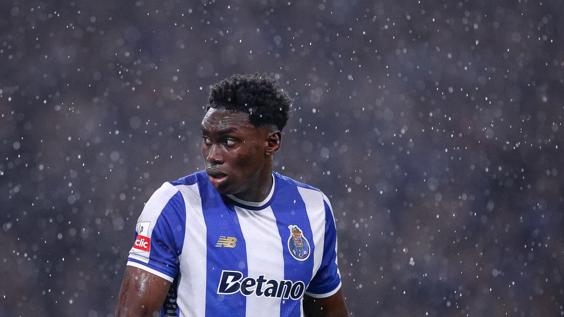 
                    Samu quebra silêncio após lesão ante o Sporting: 