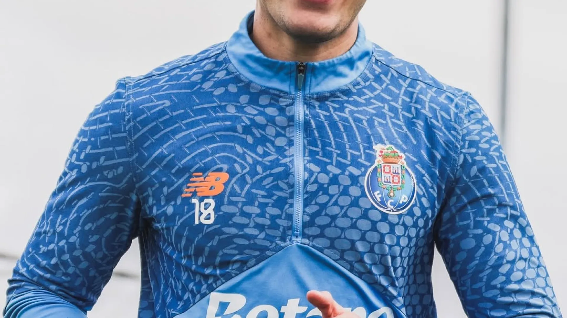 
                    Nem tudo é mau. Nehuén Pérez dá novidades sobre recuperação no FC Porto
                