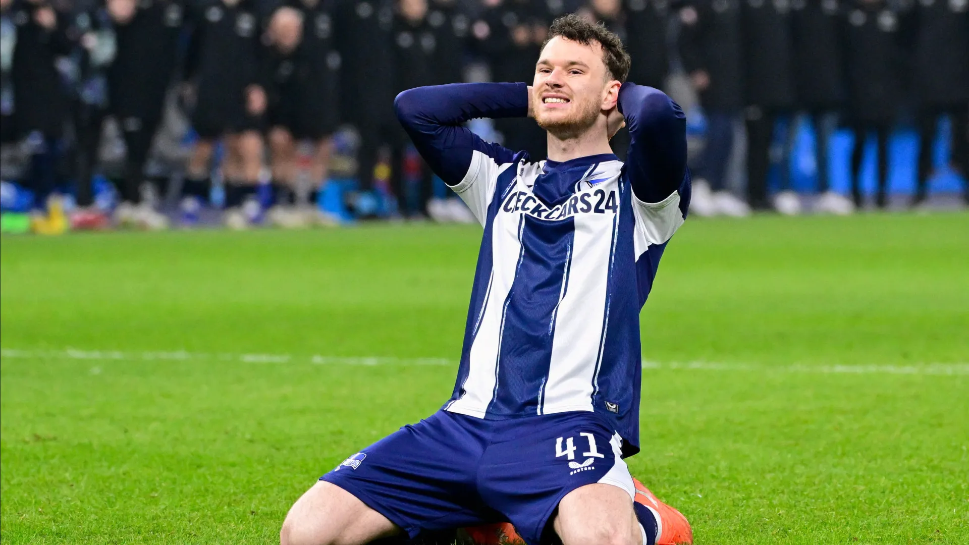 Milagre esteve perto. Friburgo precisou de penáltis para eliminar Hertha