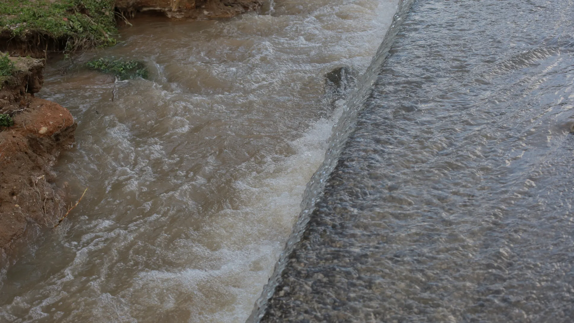 
                    Tempestades mostram que 