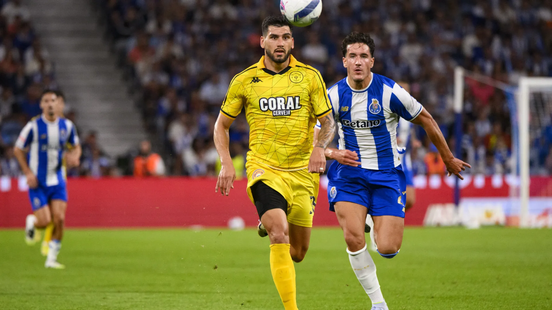 
                    FC Porto e Benfica têm visitas dificeís, Sporting recebe Famalicão
                