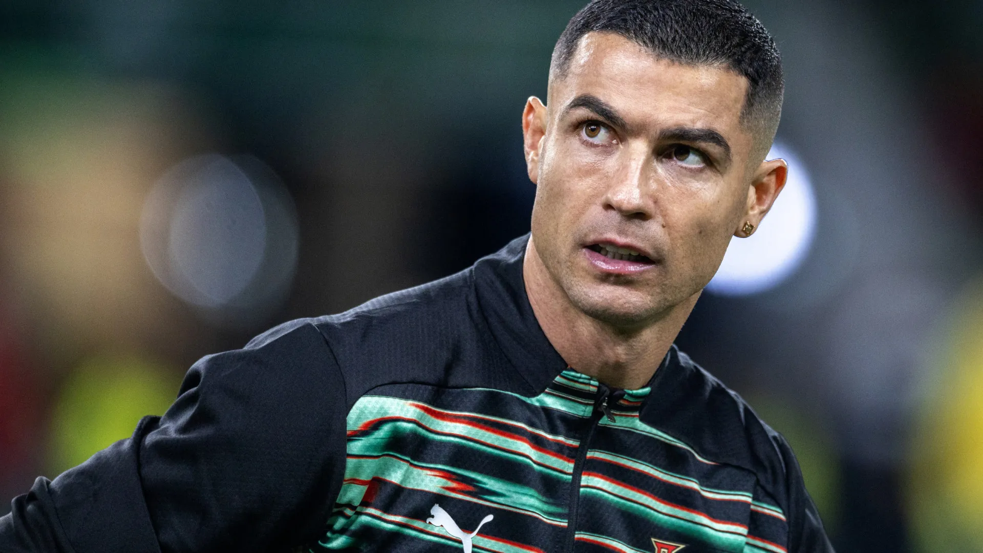 
                    Gémea de Ronaldo? Influencer portuguesa fica viral nas redes sociais
                