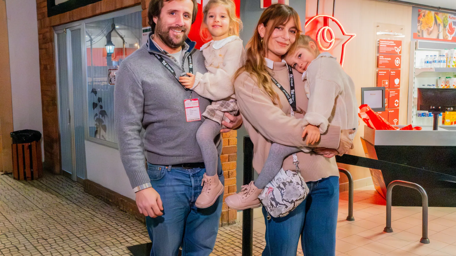 
                    Famosos levam filhos (e netos) ao mundo dos adultos
                