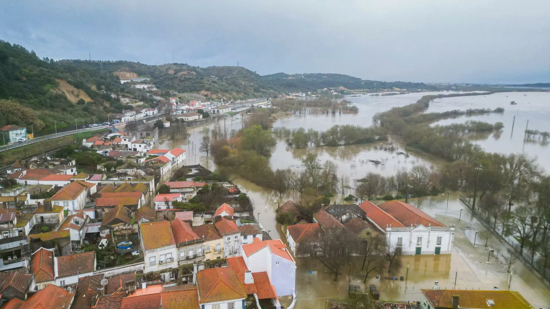 
                    Retoma em Santarém enfrenta estradas cortadas e danos de 