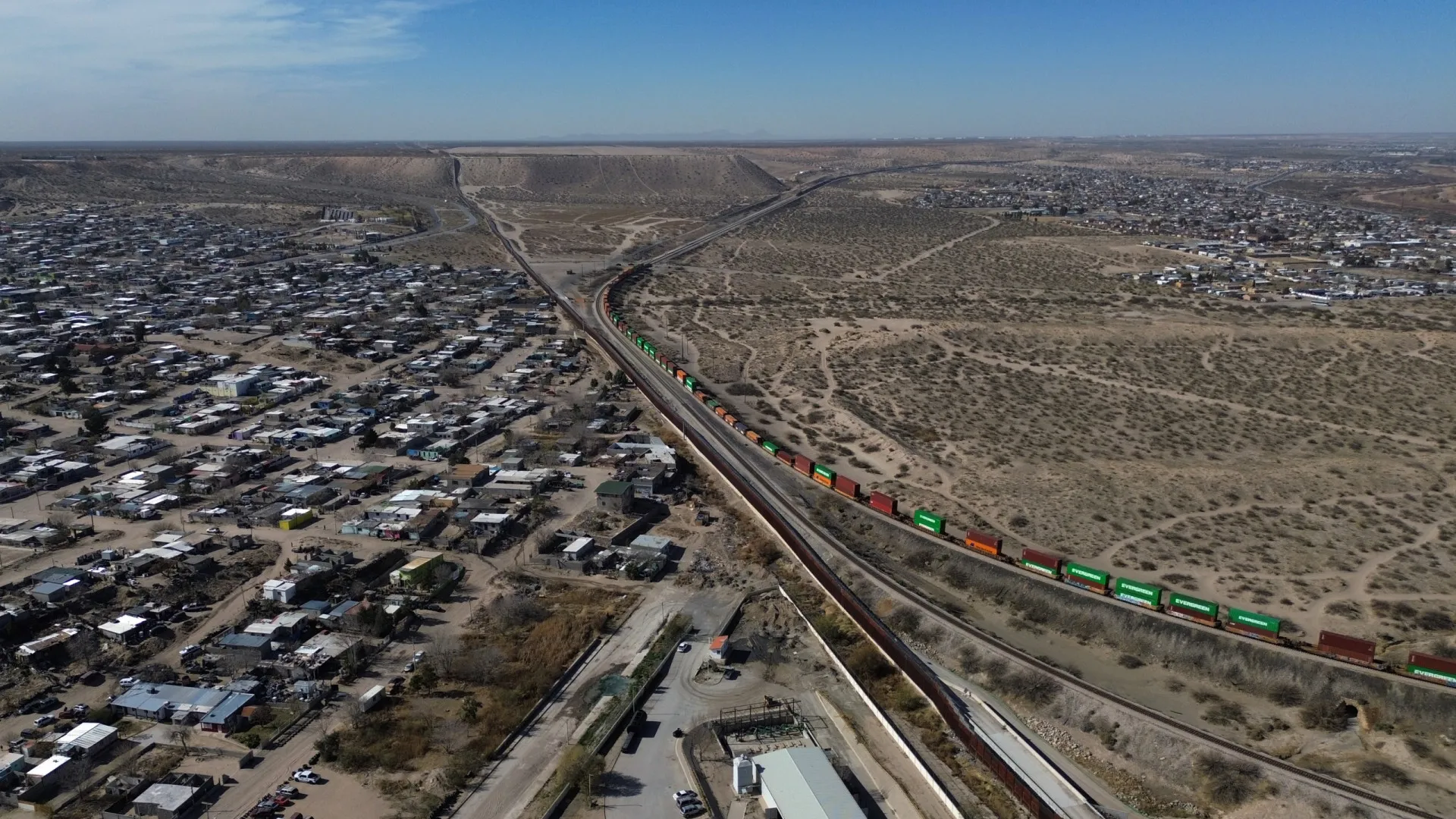 "Drones de cartel" levaram ao encerramento do espaço aéreo de El Paso