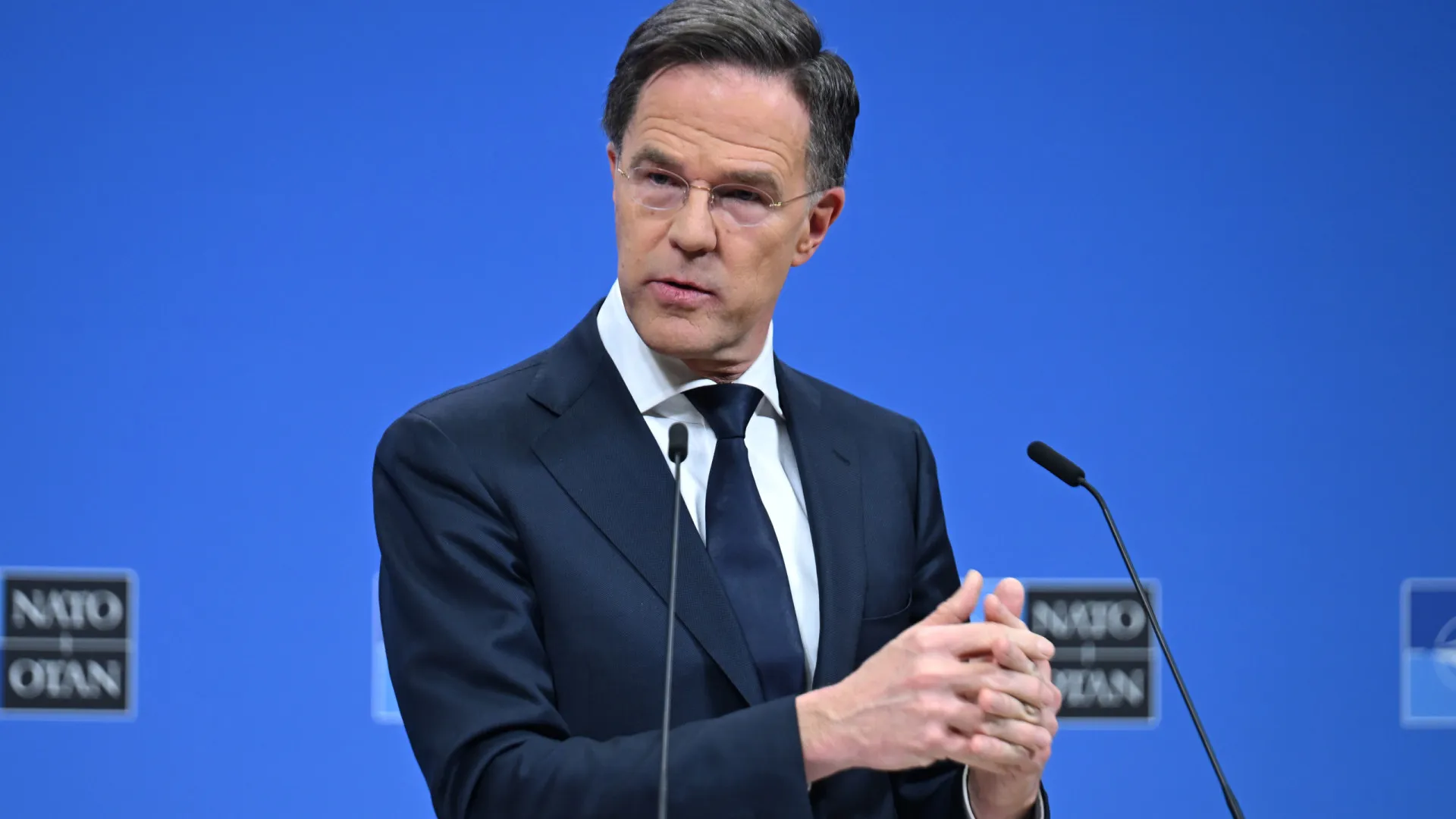 
                    Rutte diz que cabe aos ucranianos decidir sobre convocação de eleições
                