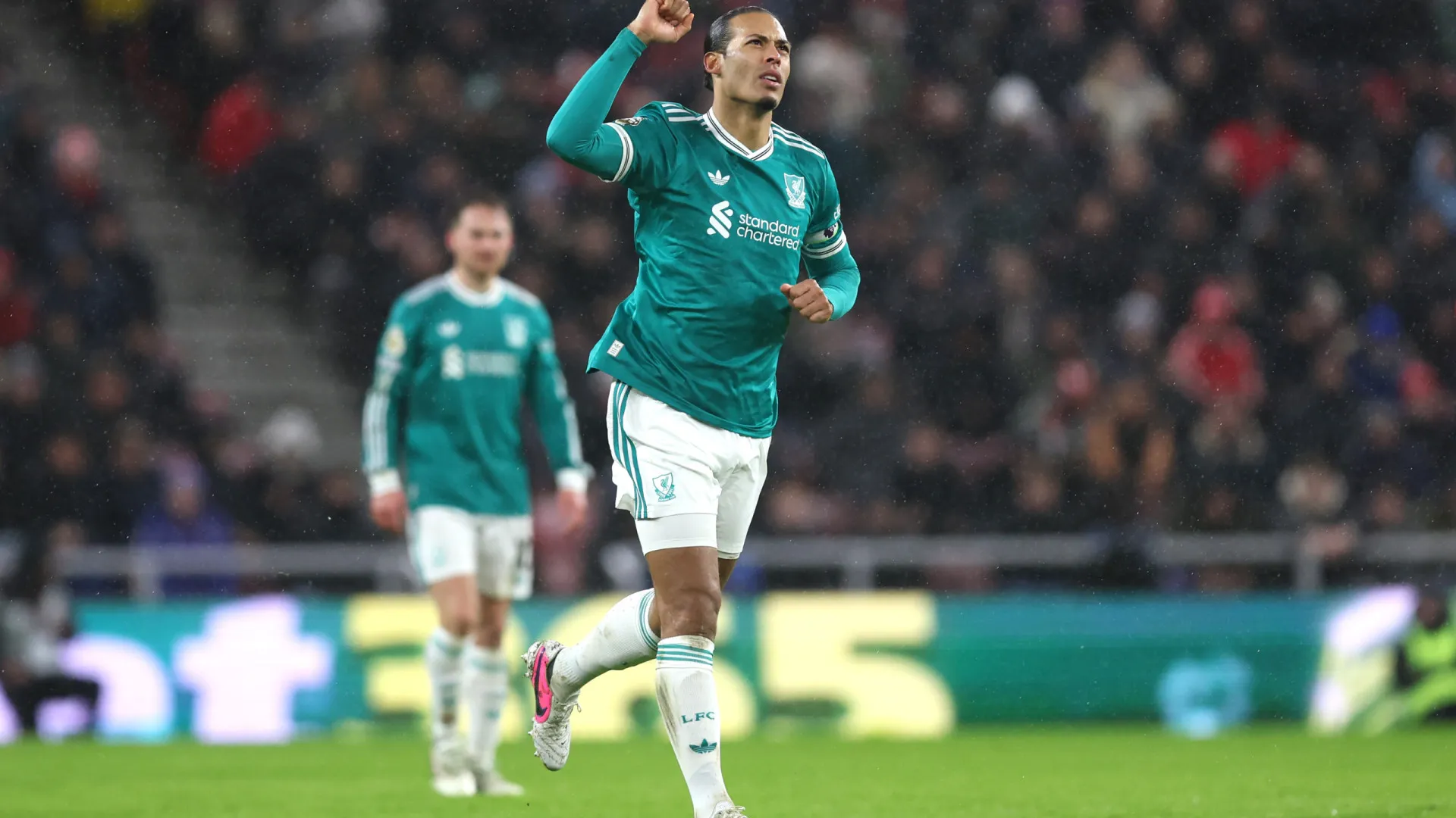 
                    Liverpool sofre, mas passa teste difícil frente ao Sunderland
                