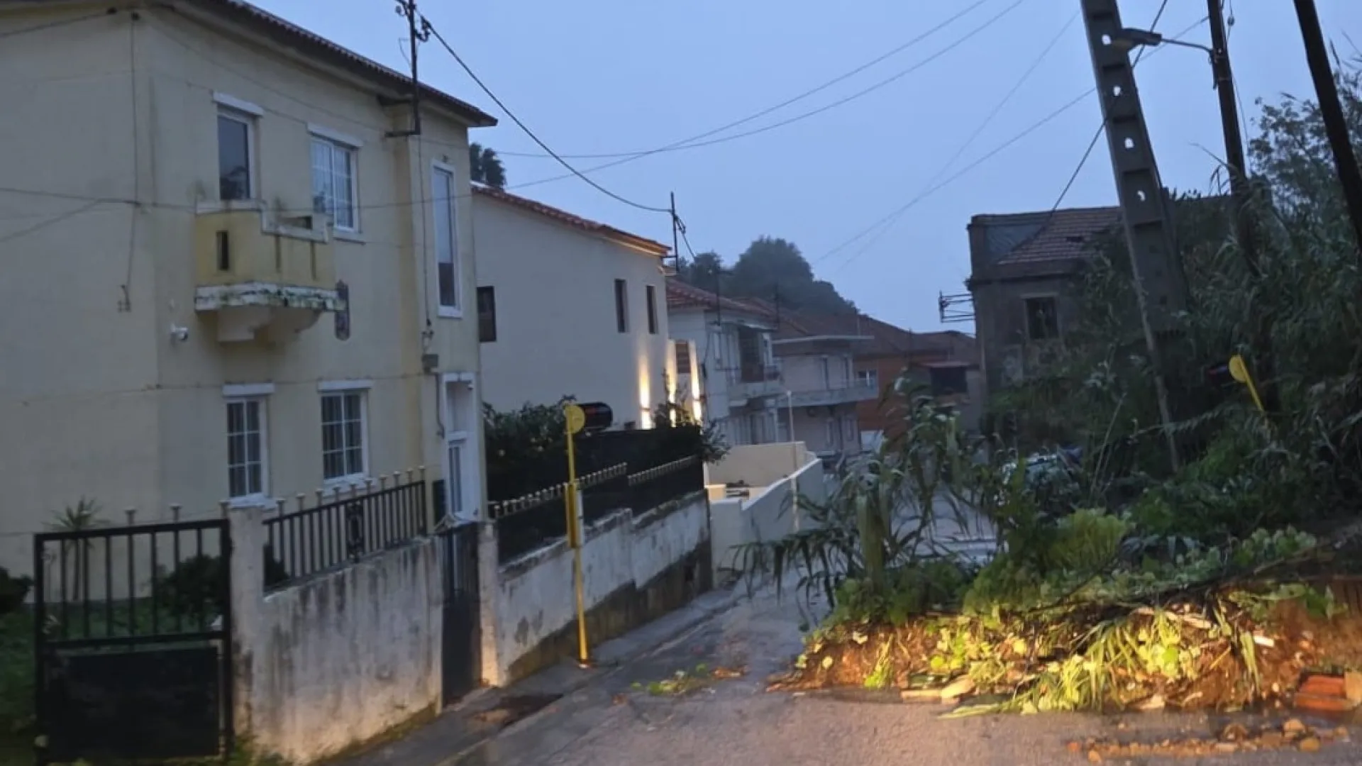 
                    Almada. 160 pessoas de Porto Brandão acolhidas pelo município
                