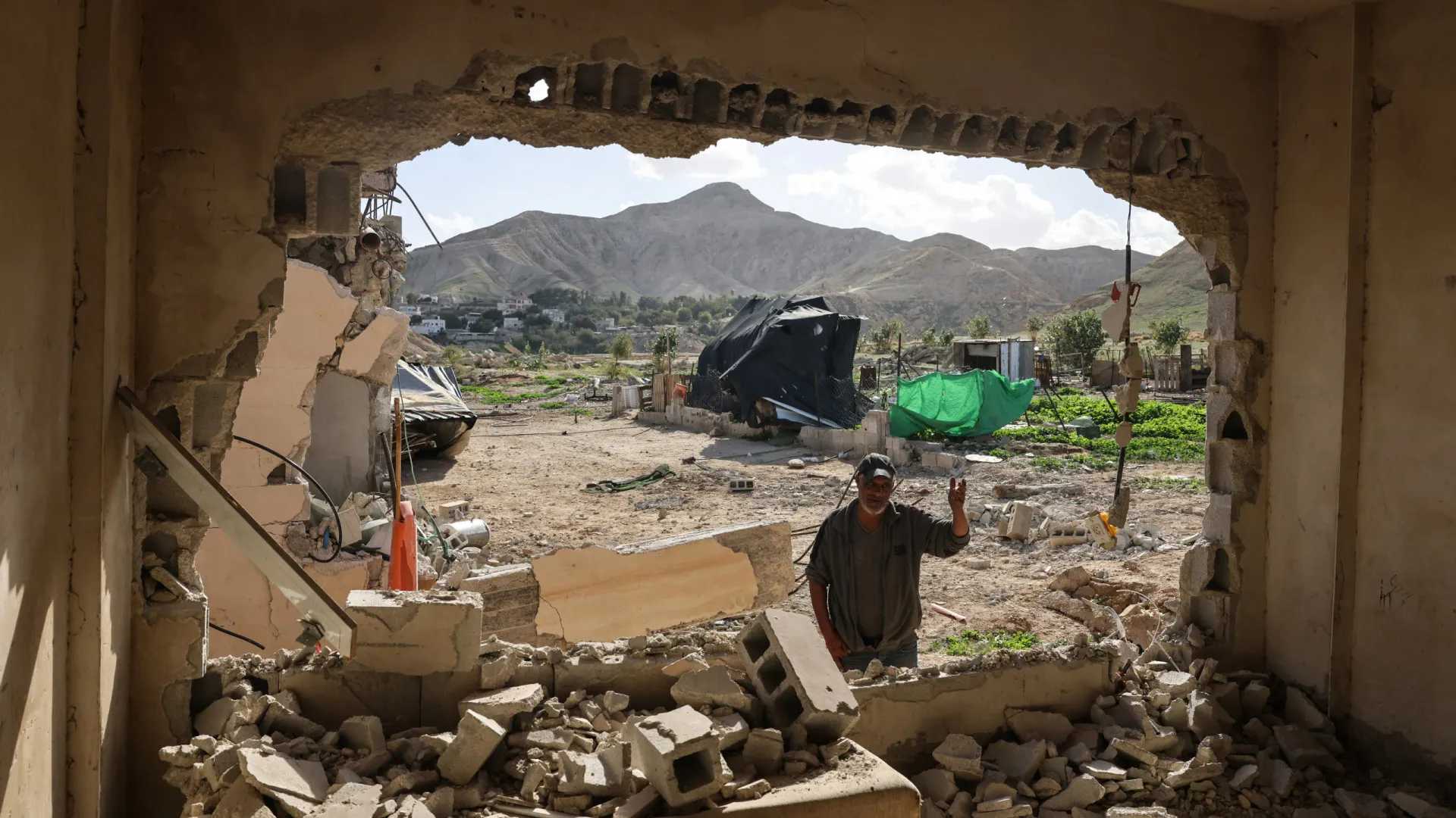 
                    Jordânia rejeita decisão de Israel sobre registo na Cisjordânia
                