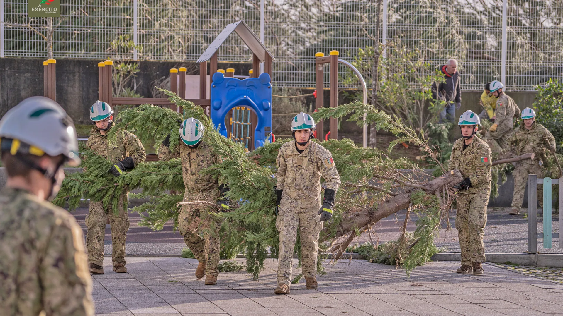 
                    Forças Armadas com 3.200 militares em ações devido ao mau tempo
                