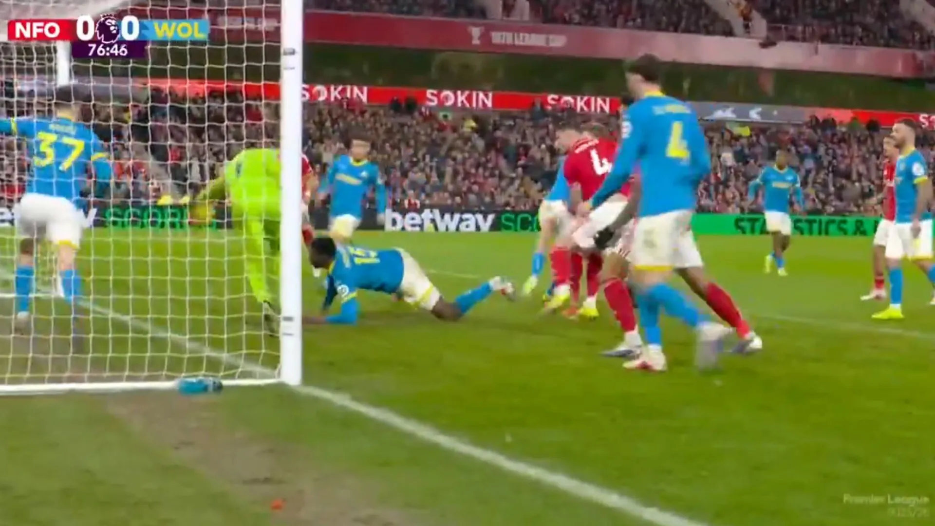 
                    'Monstruoso'. José Sá faz defesa que salva Wolves e promete correr mundo
                