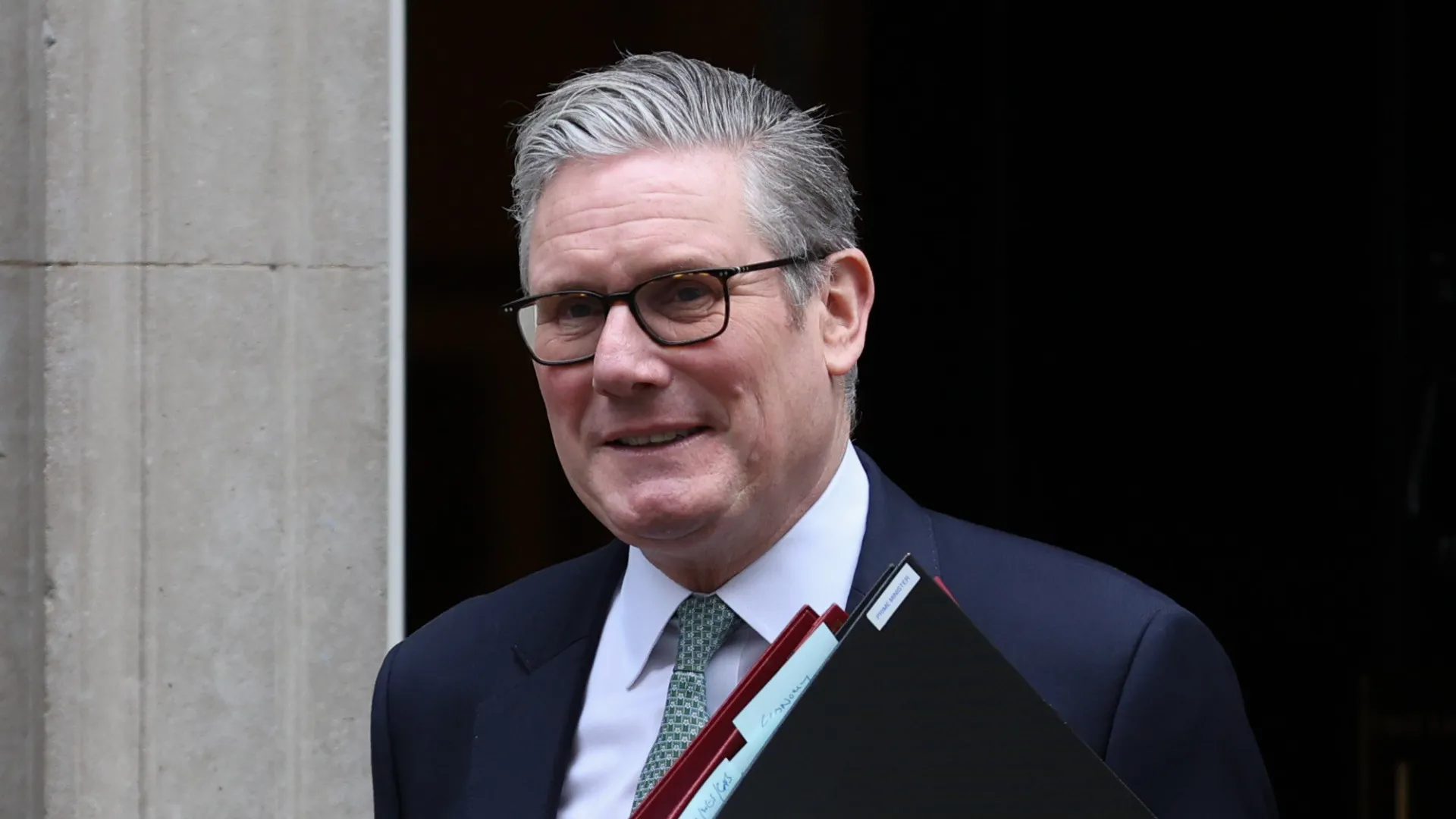 
                    Starmer critica empresário que descreveu Reino Unido 