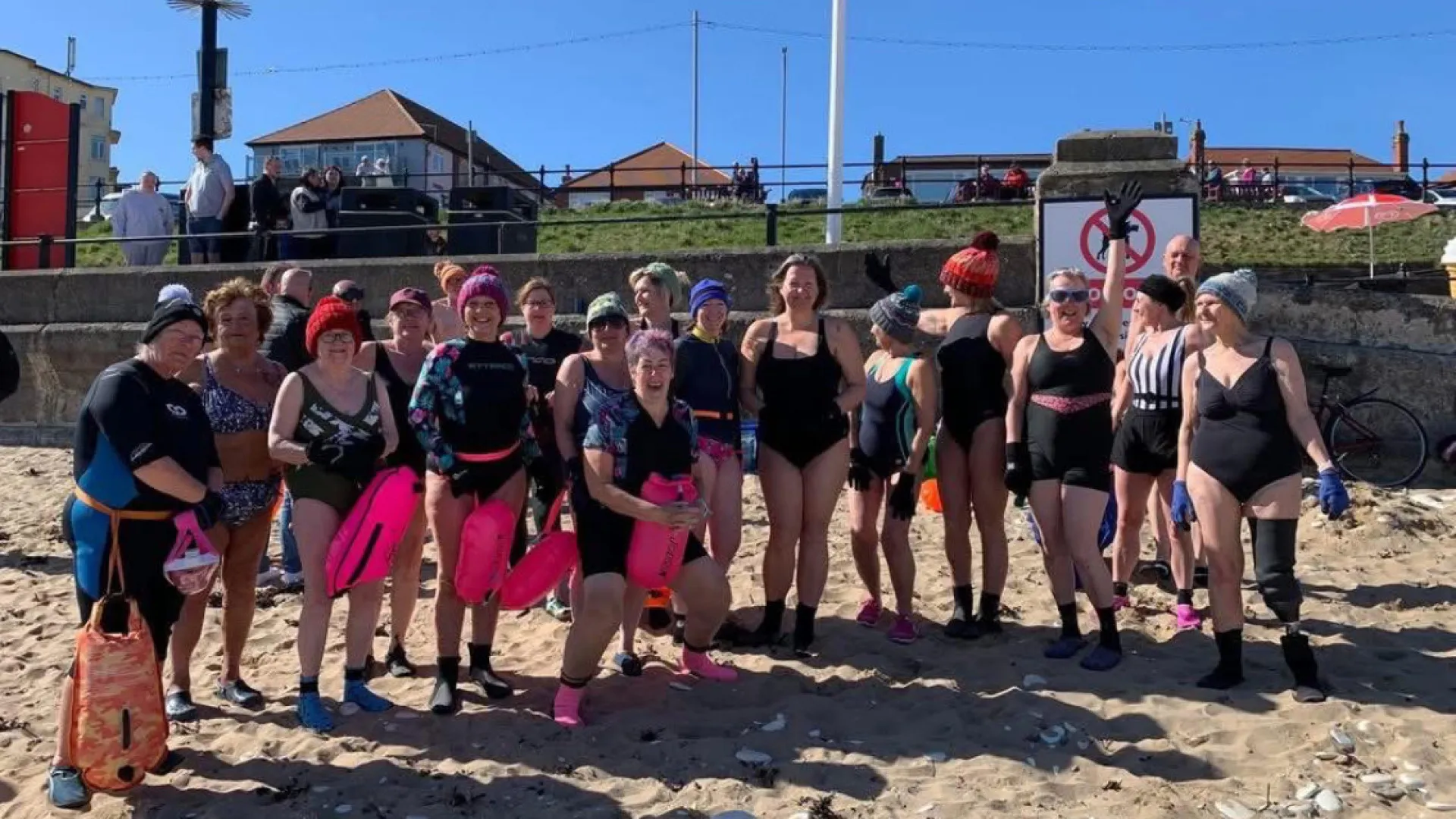 
                    Nadadora perdeu prótese no mar. Deu à costa 23 km e 10 meses depois
                