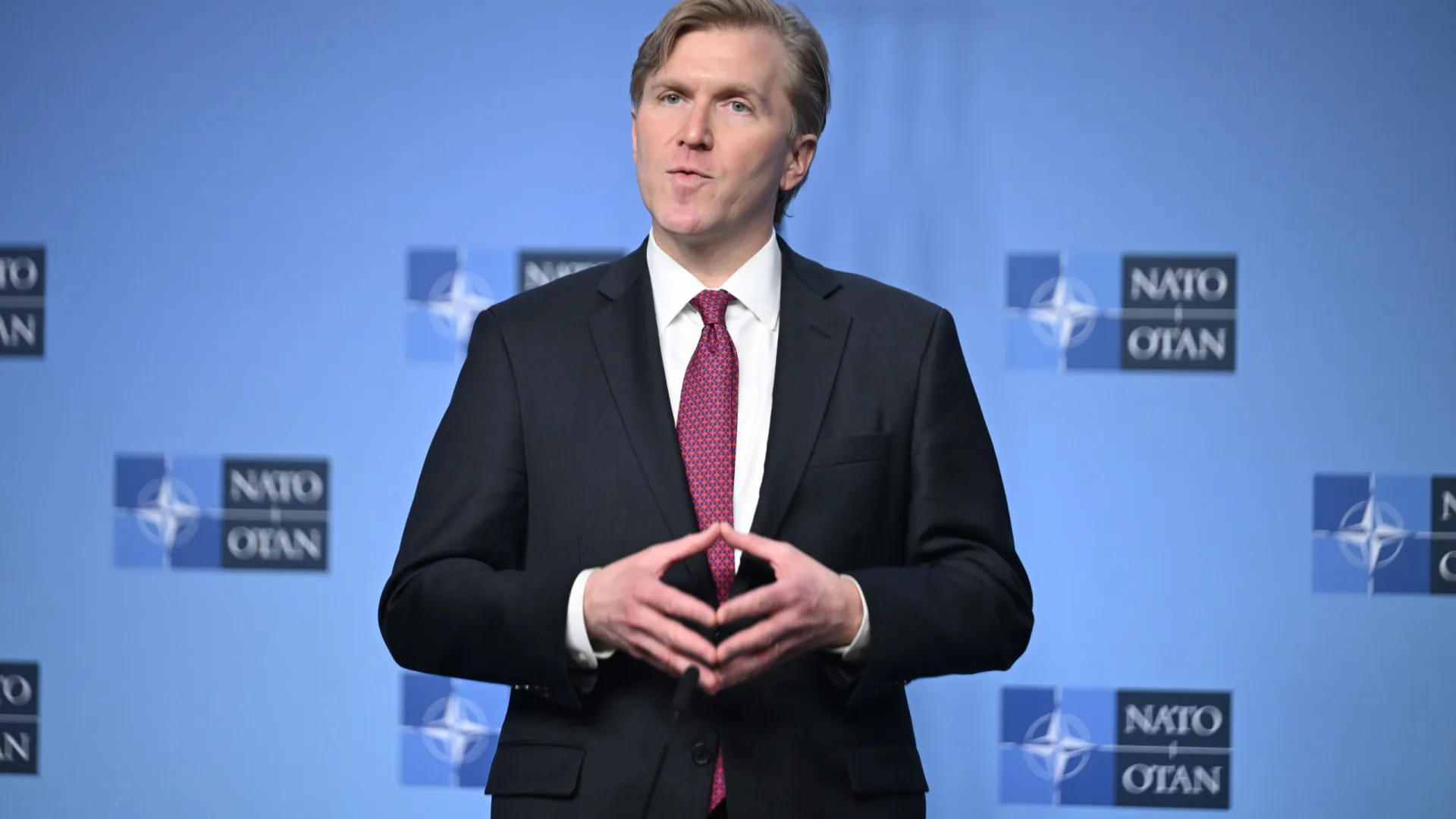 Subsecretário da Defesa dos EUA elogia "reposicionamento" dos europeus na NATO