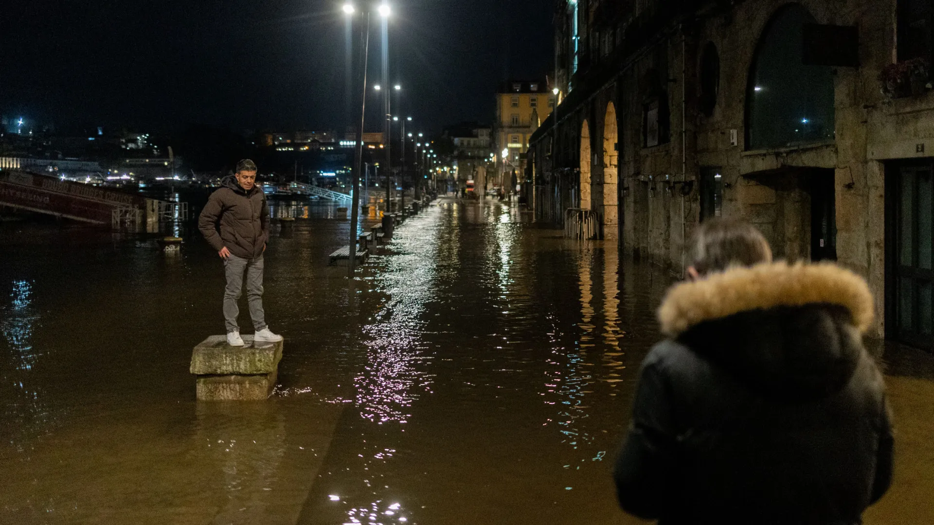 
                    Douro: Sem impacto significativo nas margens, subida visa encaixe de água
                