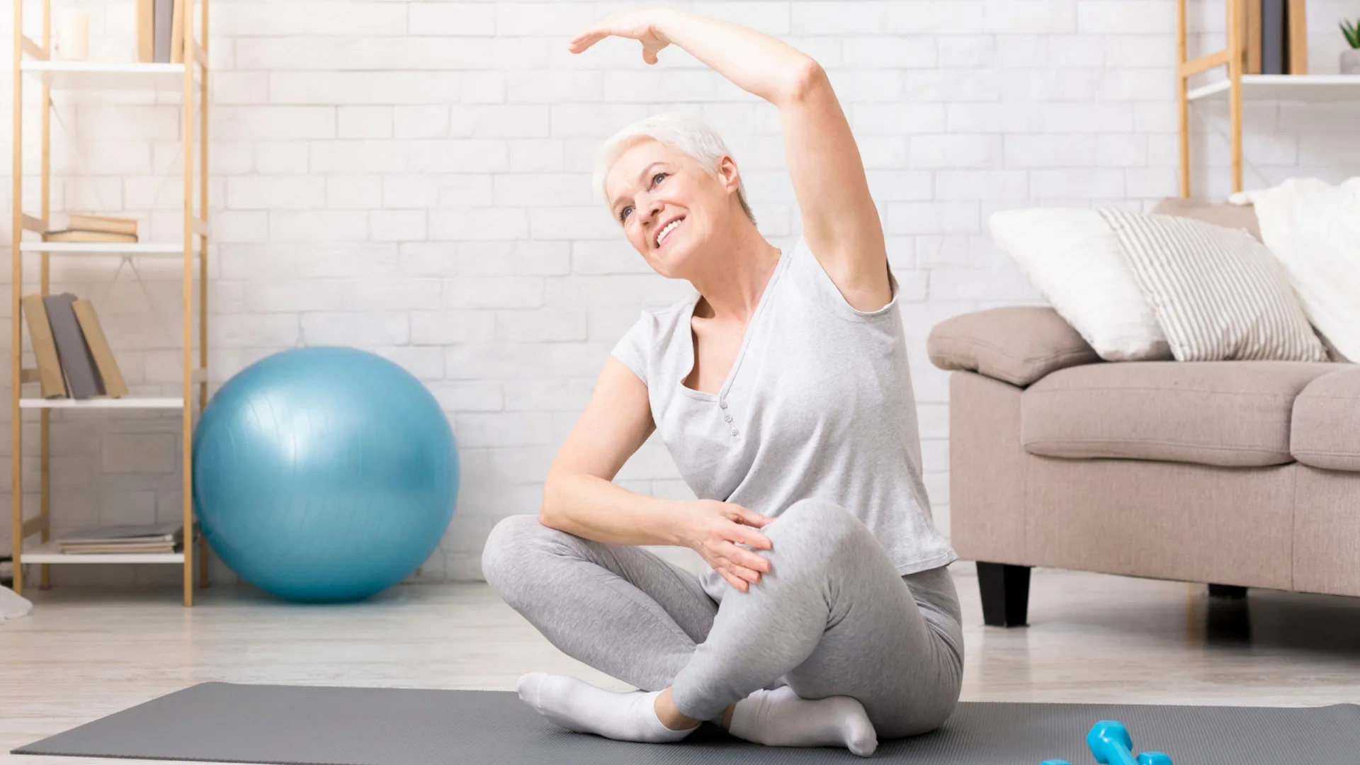 
                    Mobilidade. Os 2 melhores exercícios para depois dos 50 (e os que evitar)
                