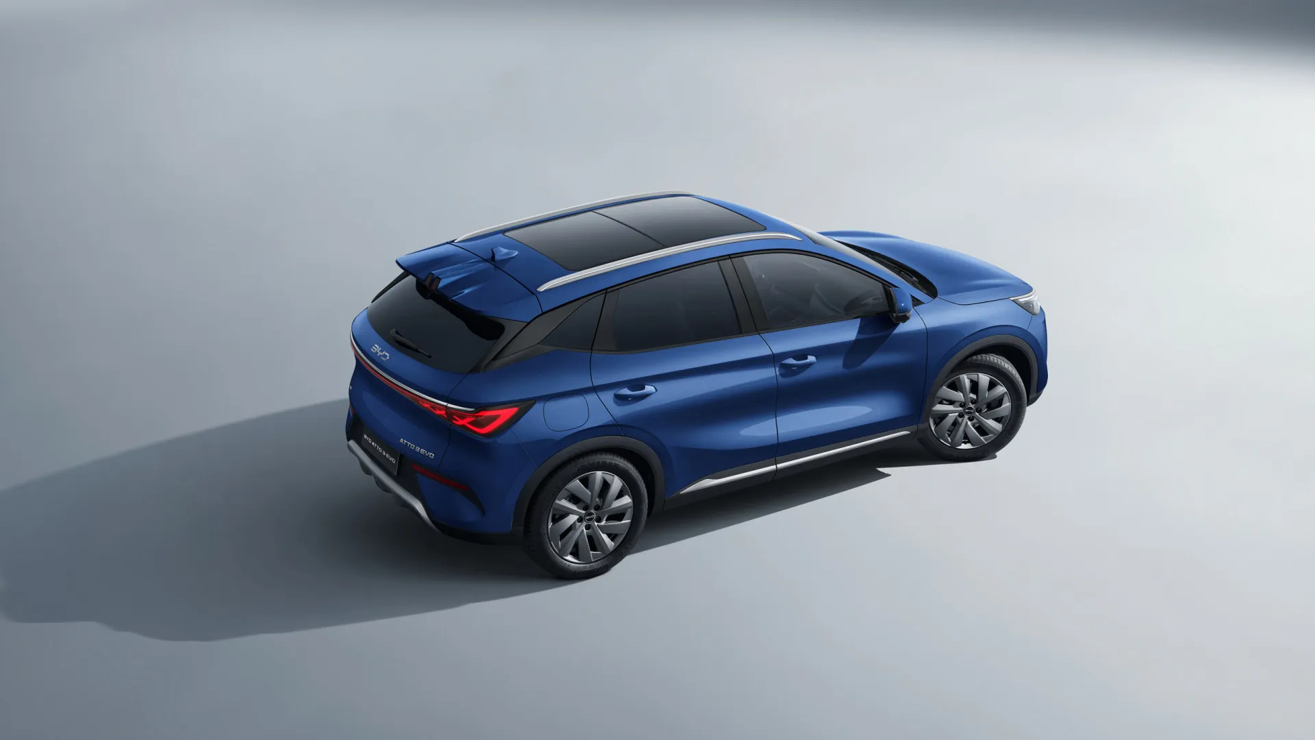 BYD Atto 3 atualizado. Parece igual, mas ganha potência e autonomia