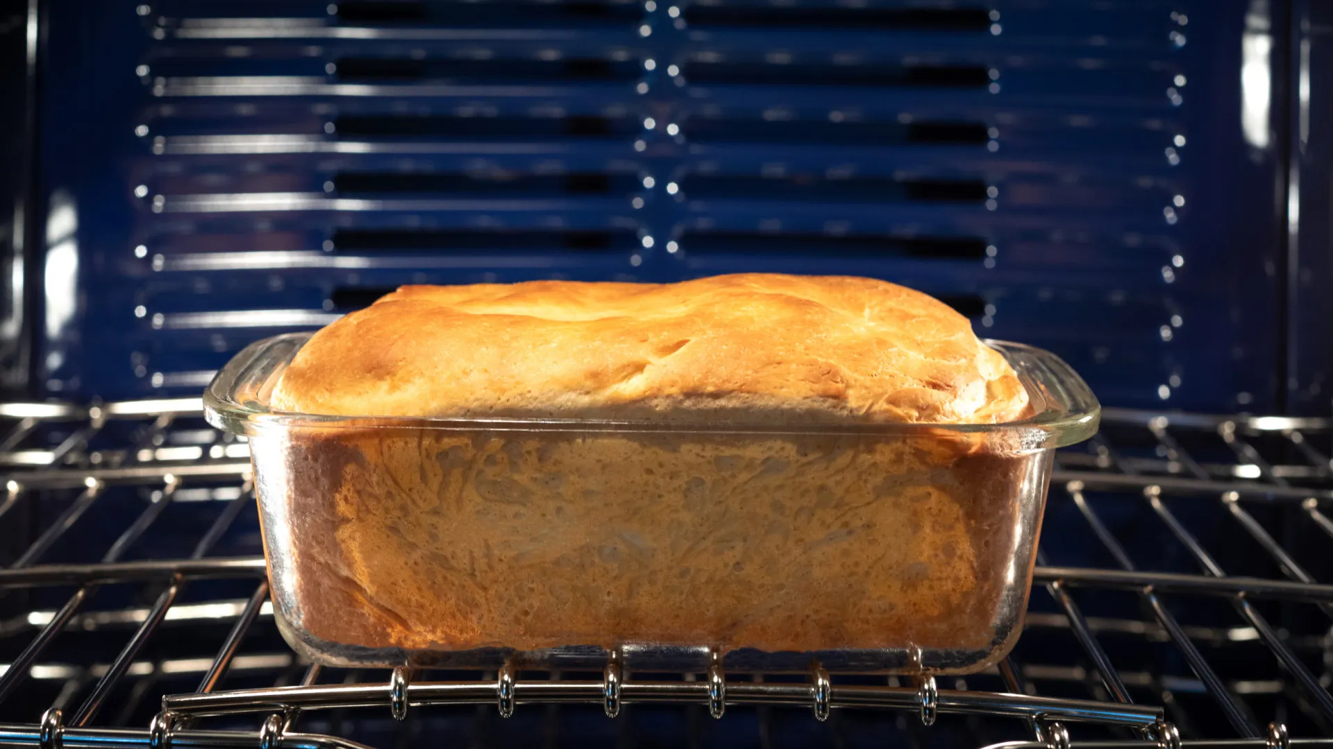 
                    Quatro alimentos que não deve cozinhar no forno em recipientes de vidro
                