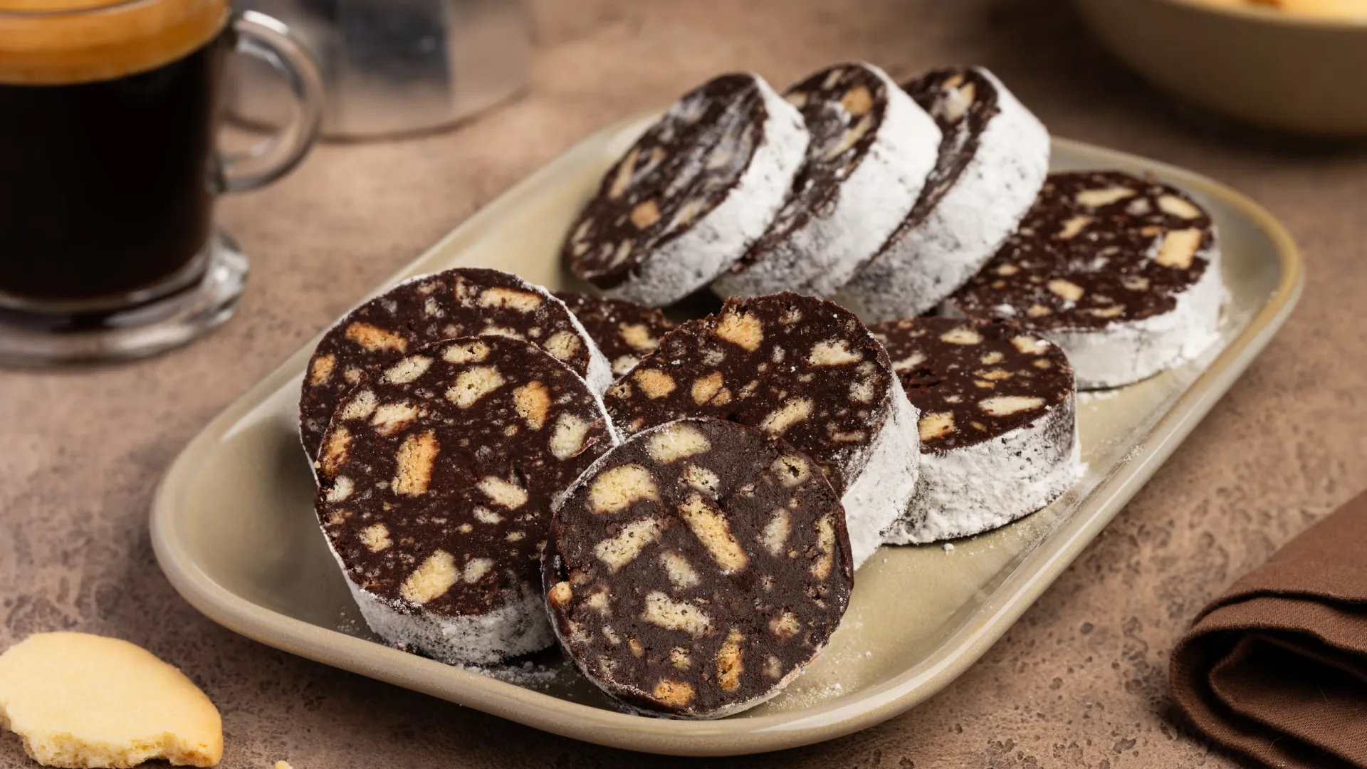 
                    Que delícia! A receita do tradicional salame de chocolate da tia Cátia
                