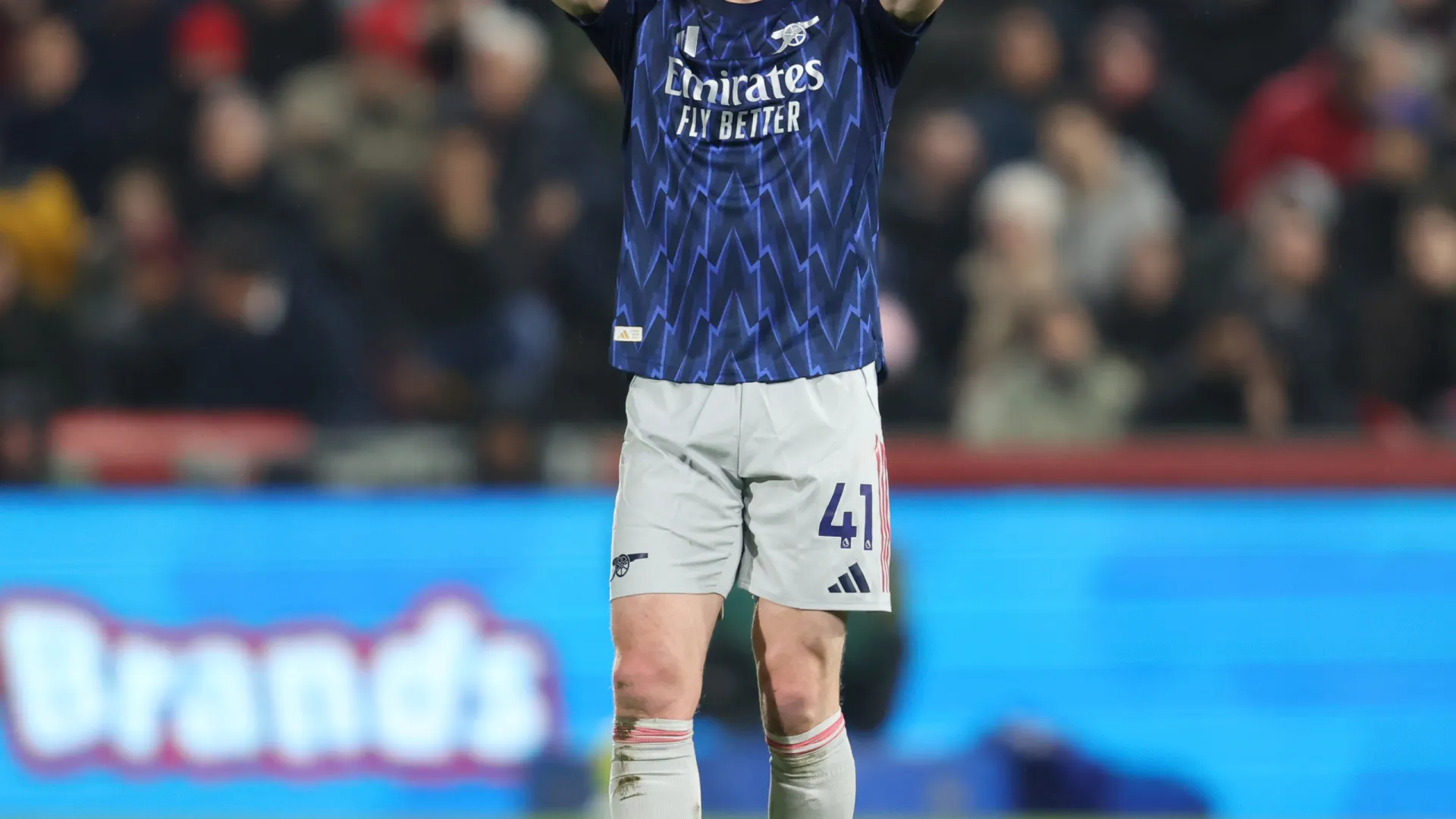 
                    Início do fim? Arsenal tropeça em Londres e vê Man. City aproximar-se
                