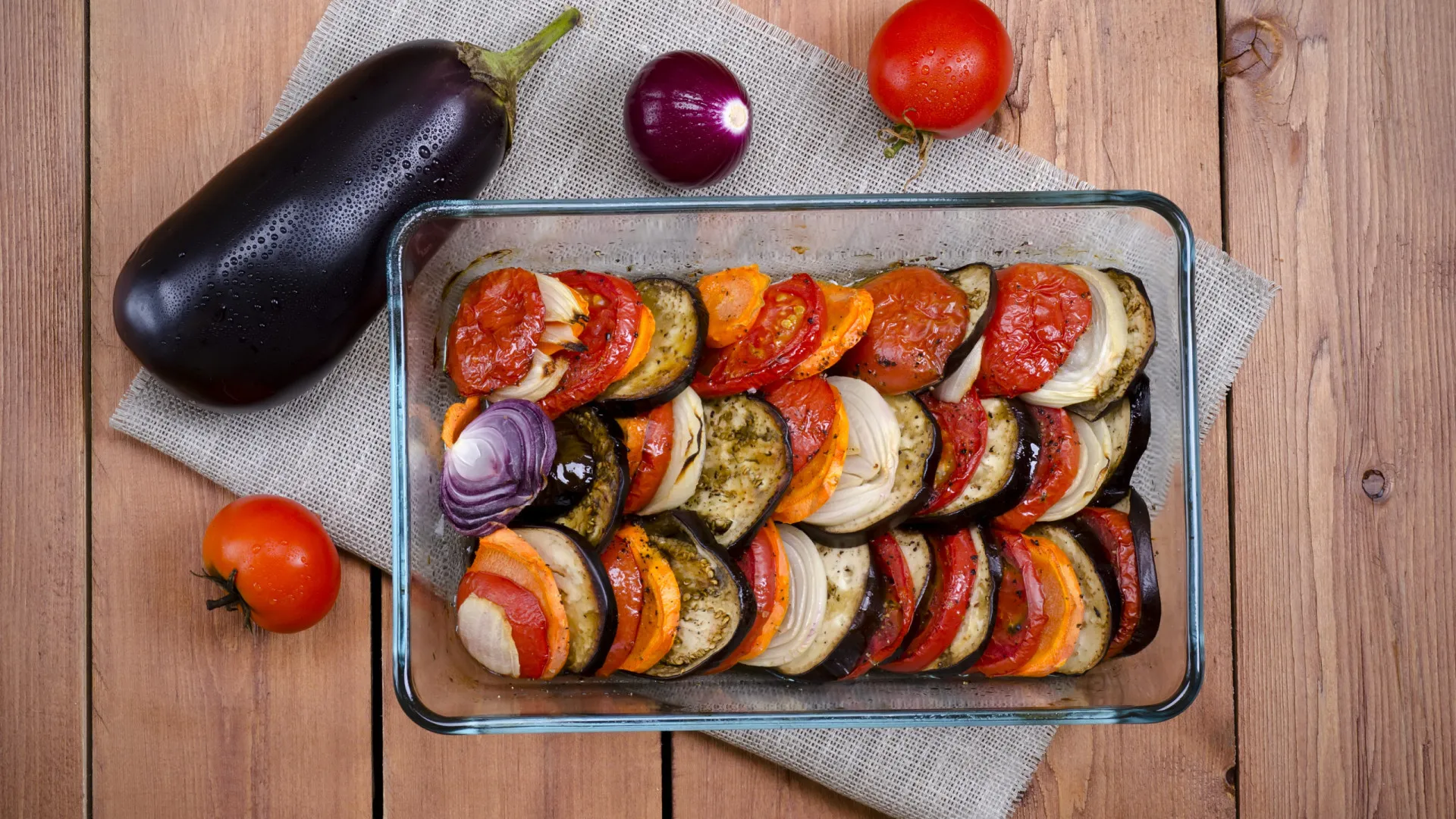 
                    5 tipo de alimentos que não deve assar em assadeiras de vidro
                