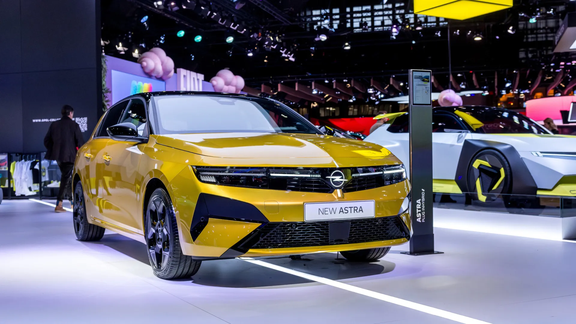 Opel Astra renovado está a chegar a Portugal. Os preços