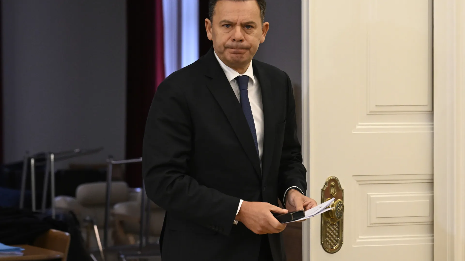 
                    Governo quer simplificar apoios 