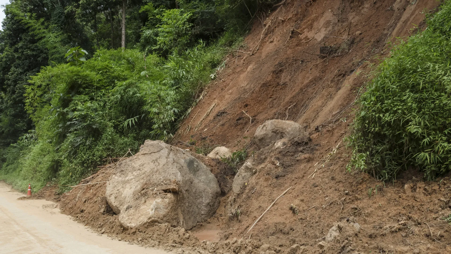 
                    Câmara da Régua alerta para deslizamentos de terras e pede prevenção
                