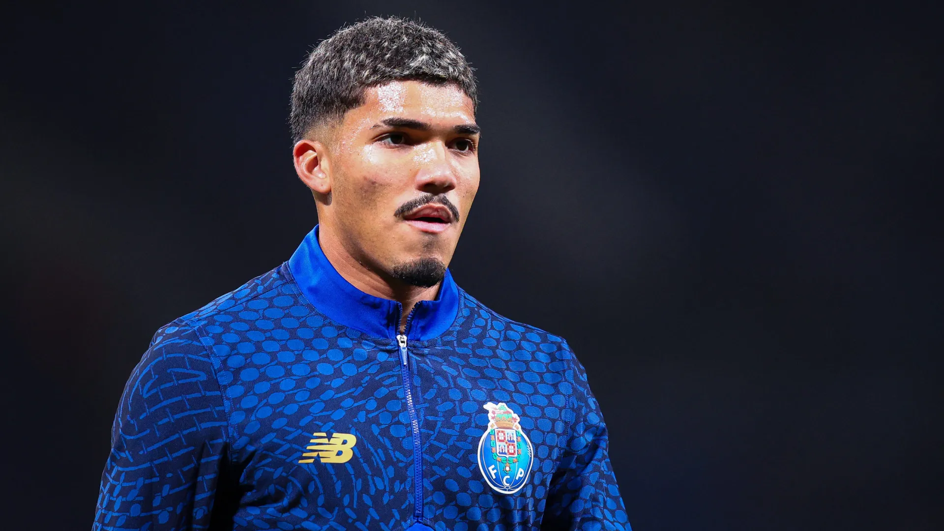 
                    Farioli recebe 'reforço' para a visita do FC Porto ao Nacional
                