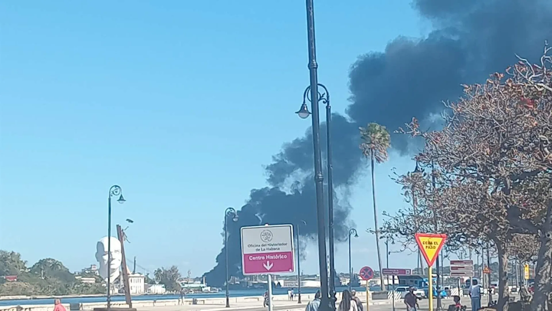 
                    Incêncido deflagra em refinaria de petróleo na capital de Cuba
                