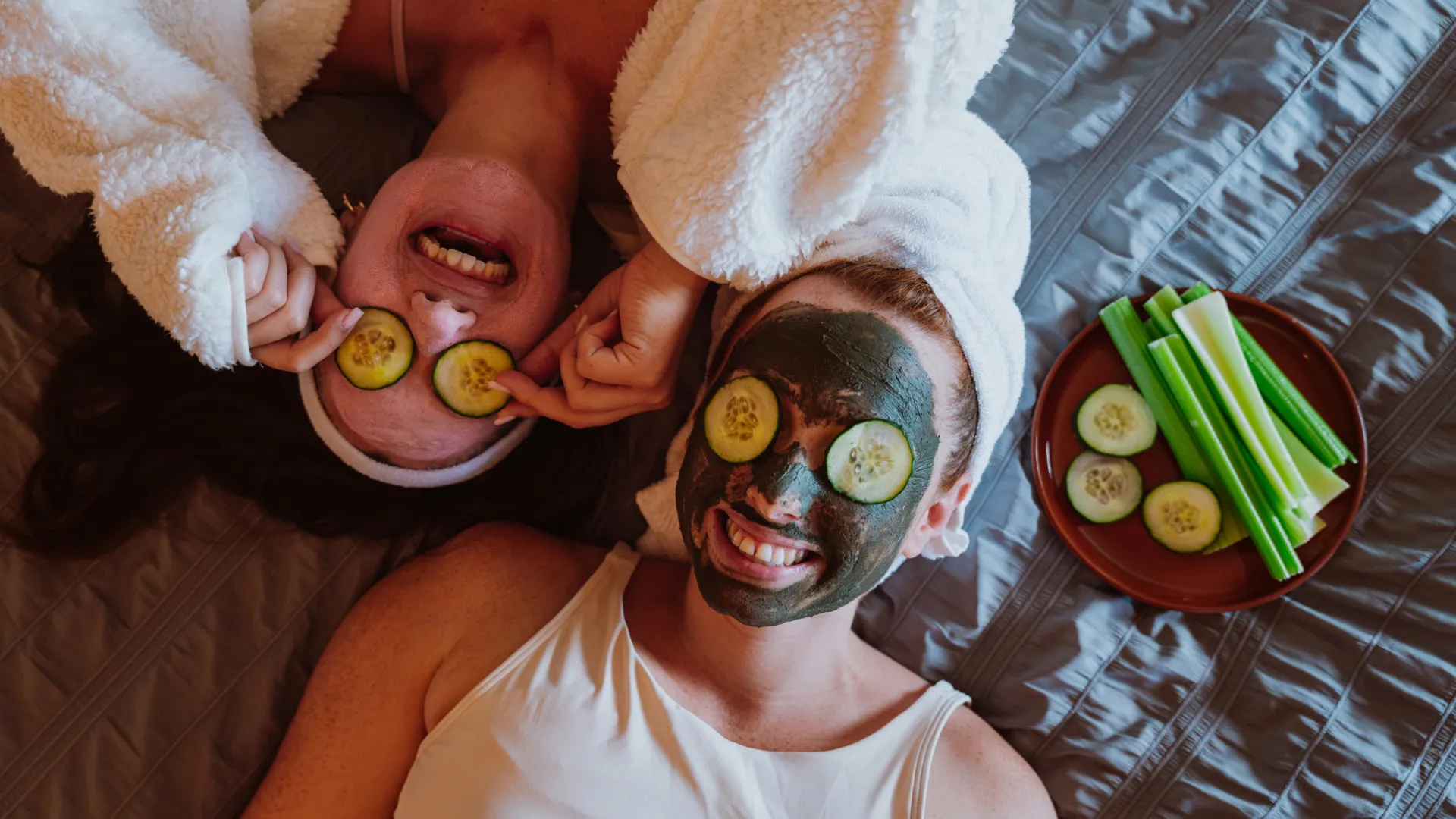 
                    Solteiro? 7 formas de aproveitar o Dia dos Namorados com amigos
                